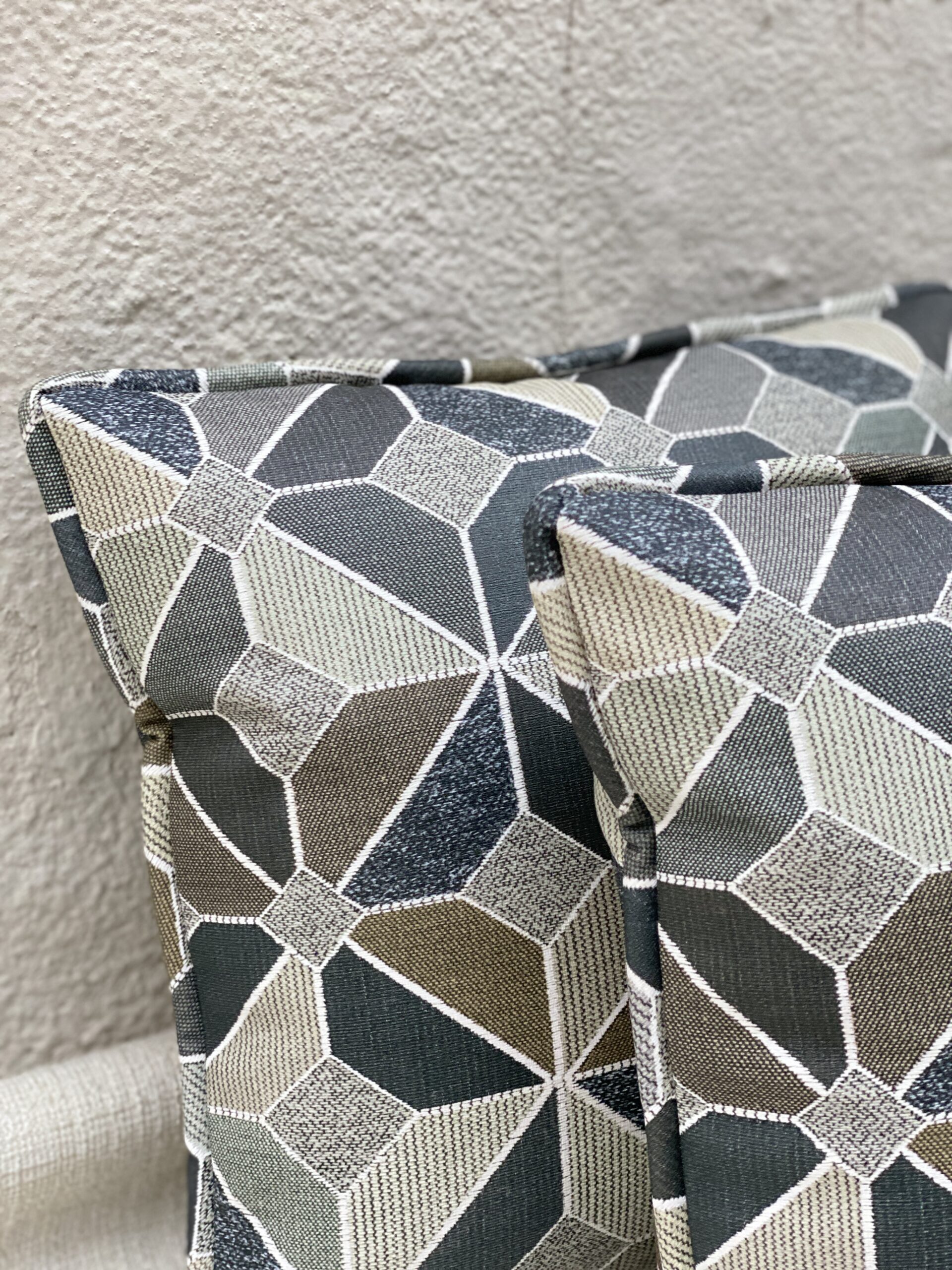 Arc Com Ceramica Pillows