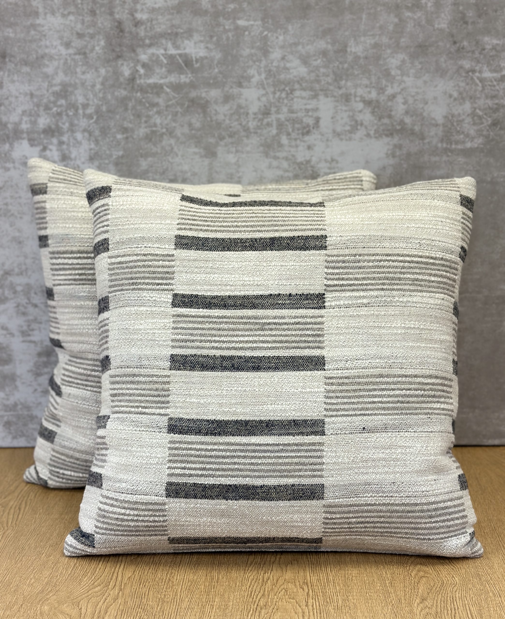 BA Design Lines Pillows