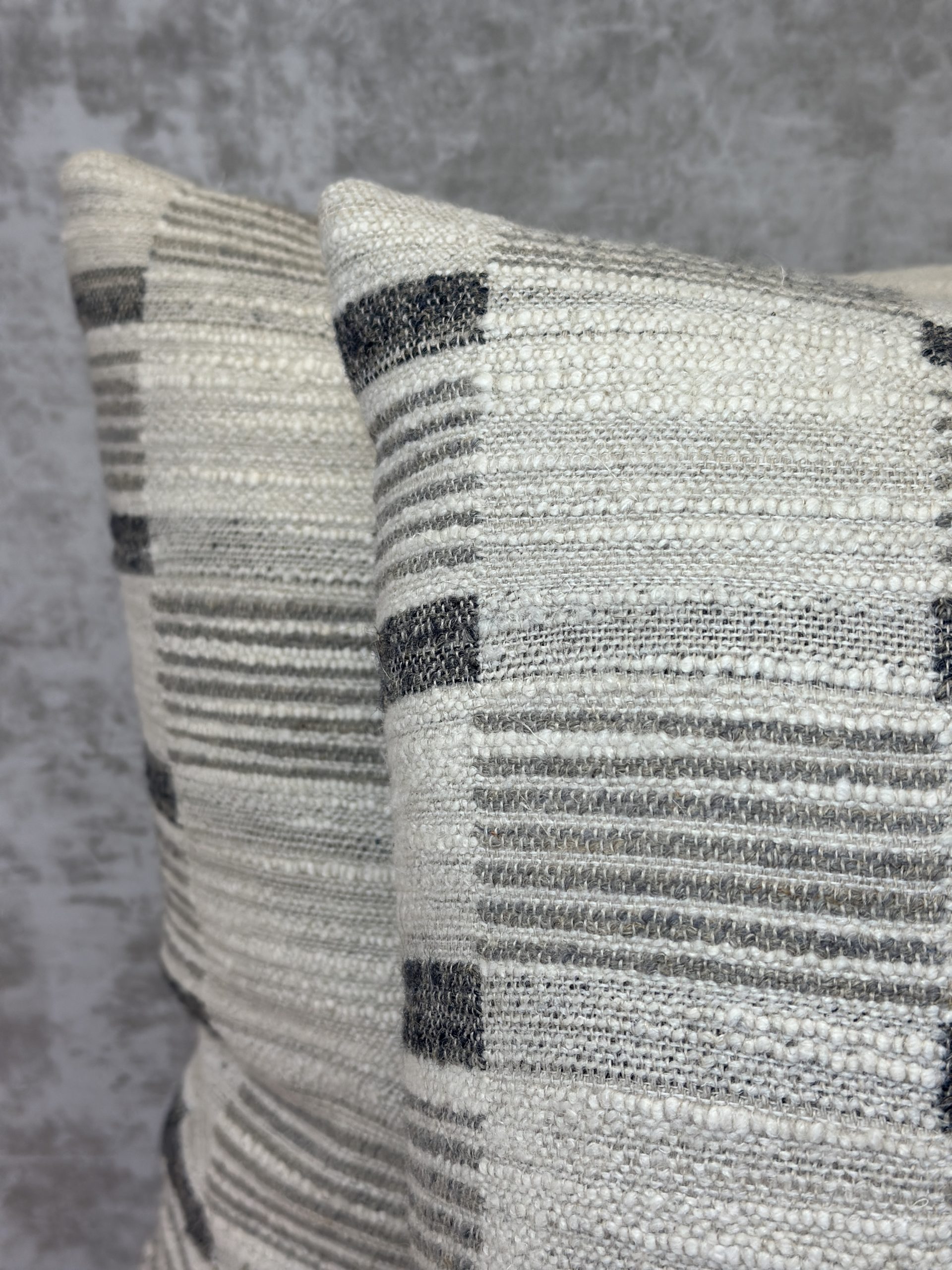 BA Design Lines Pillows