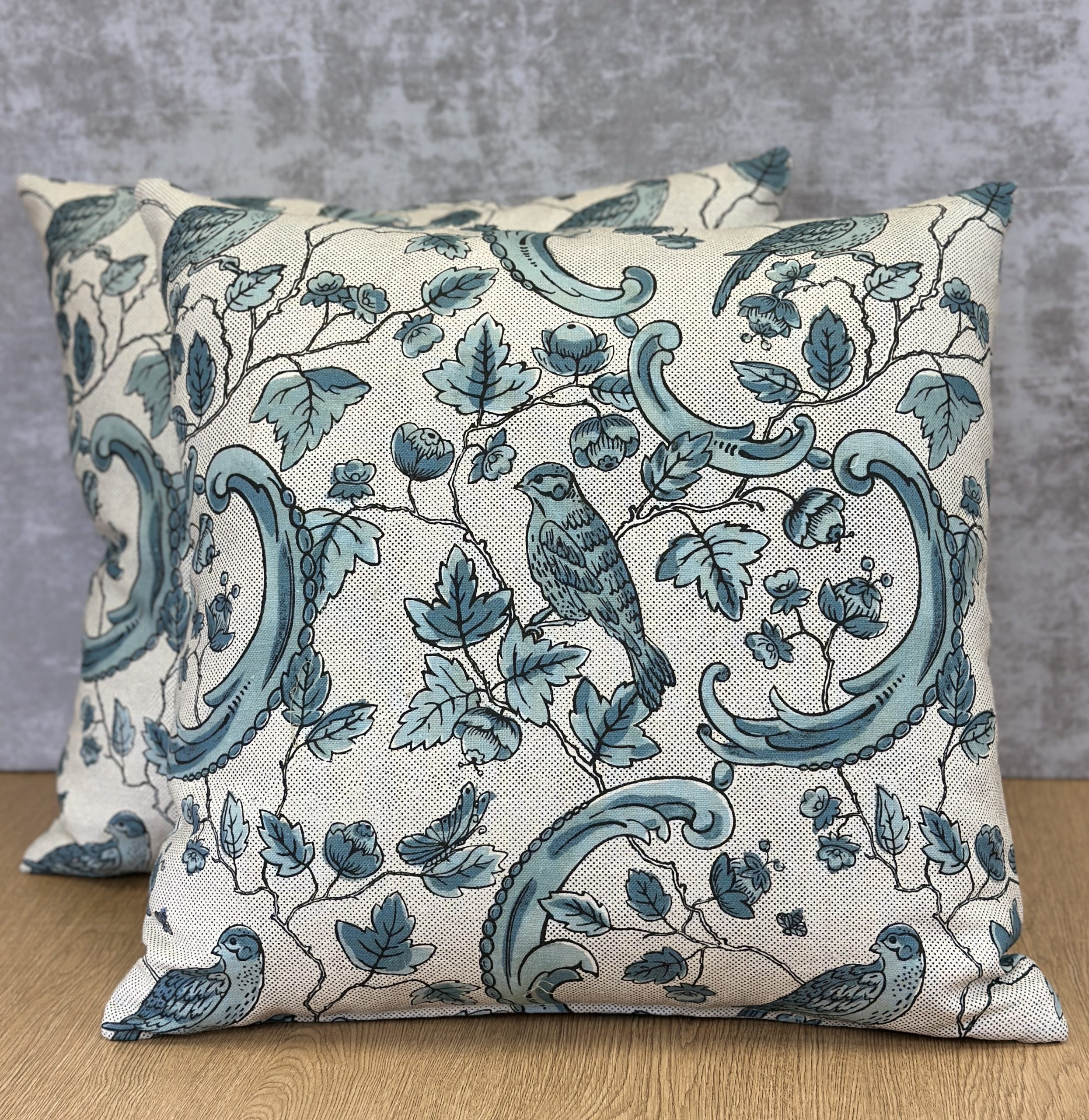 Antoinette Poisson Oiseaux & Feuillage Pillows