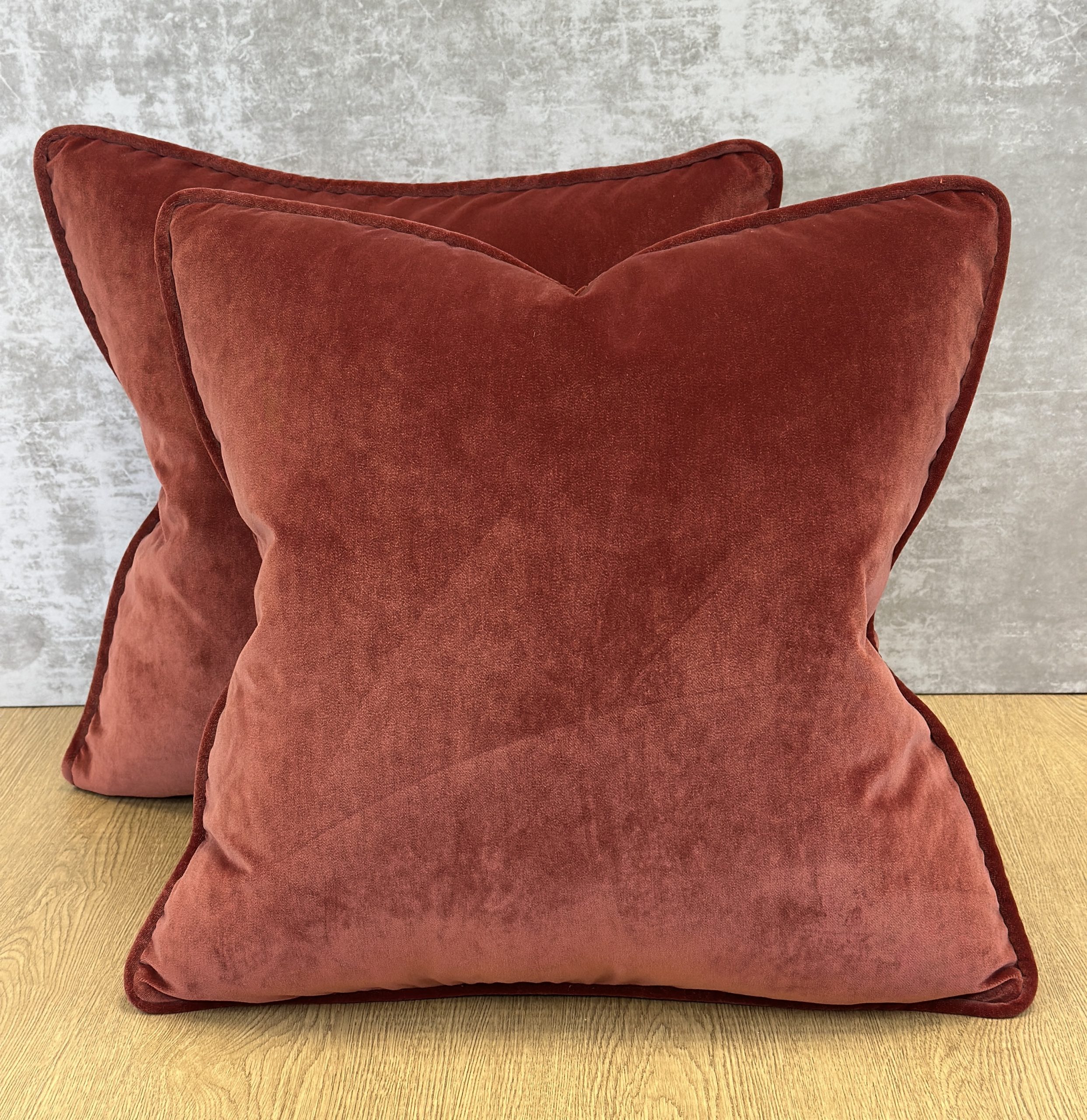 Carlucci City Velvet Pillows