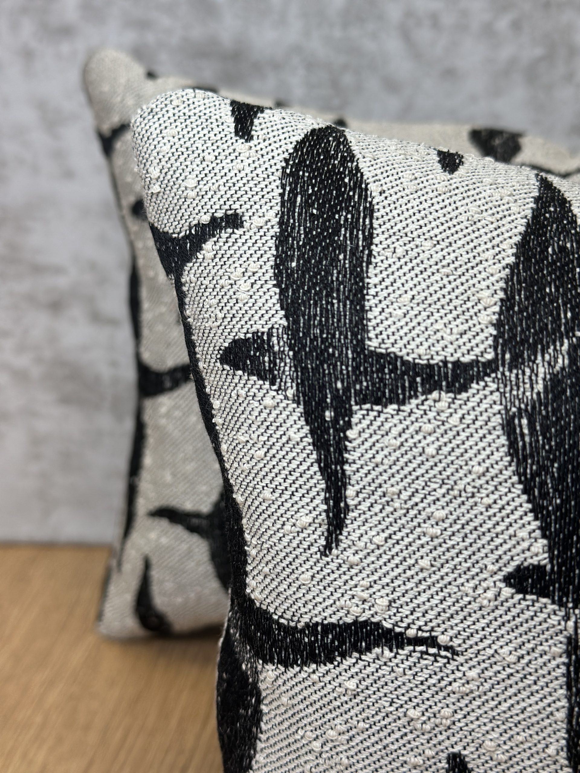 Tibor Movemento Pillows