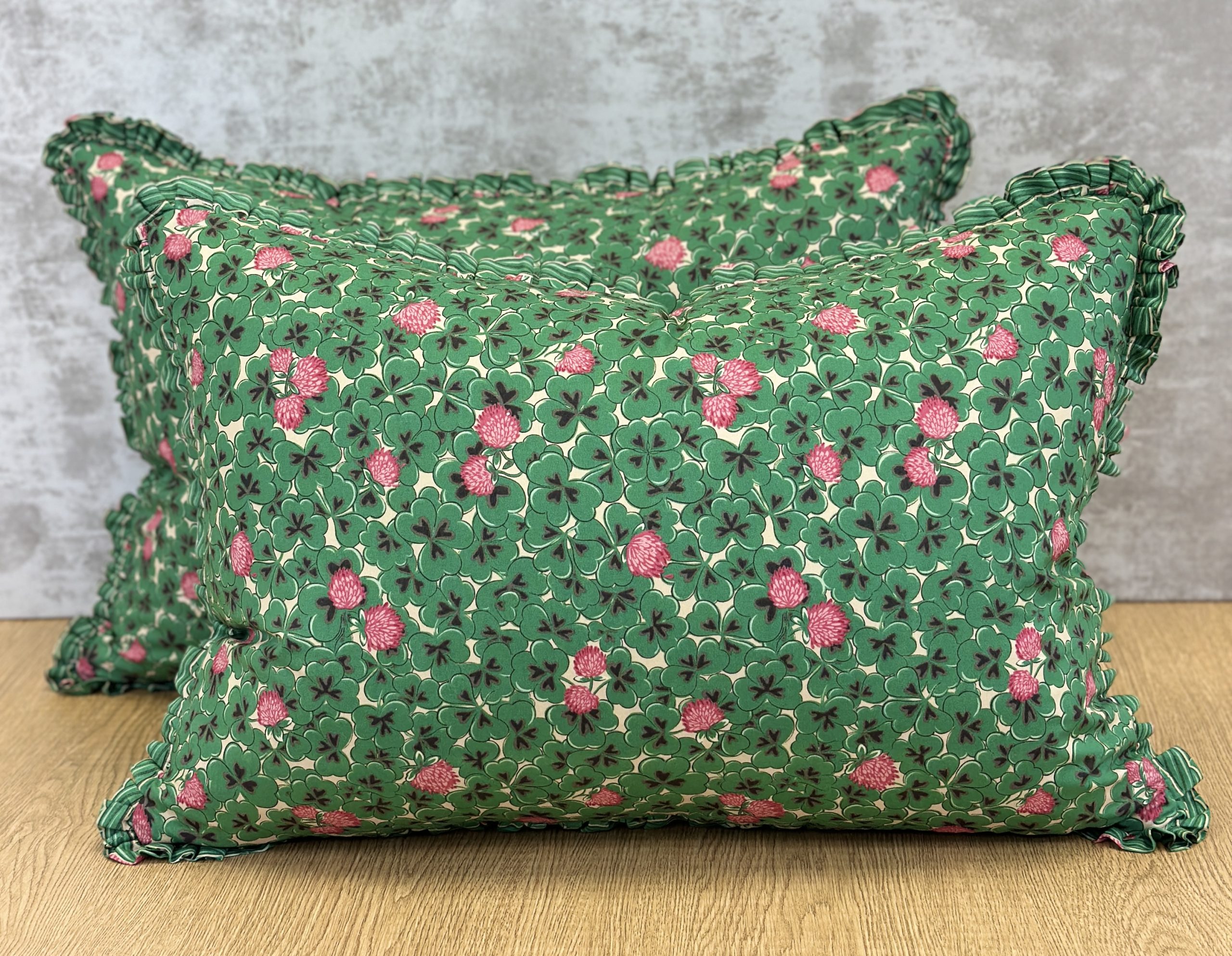 Decors Barbares Trefles Pillows