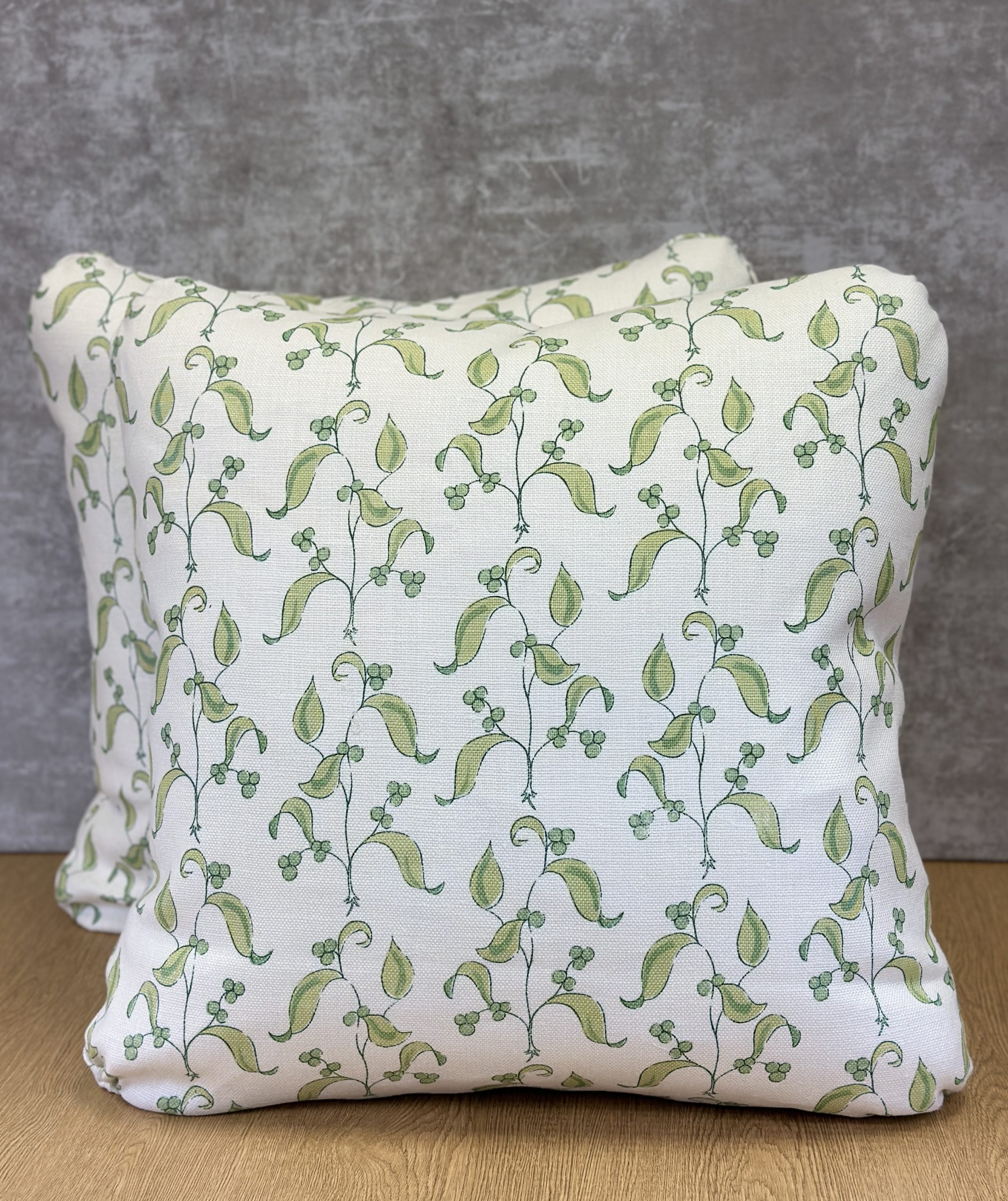 HCT LILLIEBERRIE Pillows
