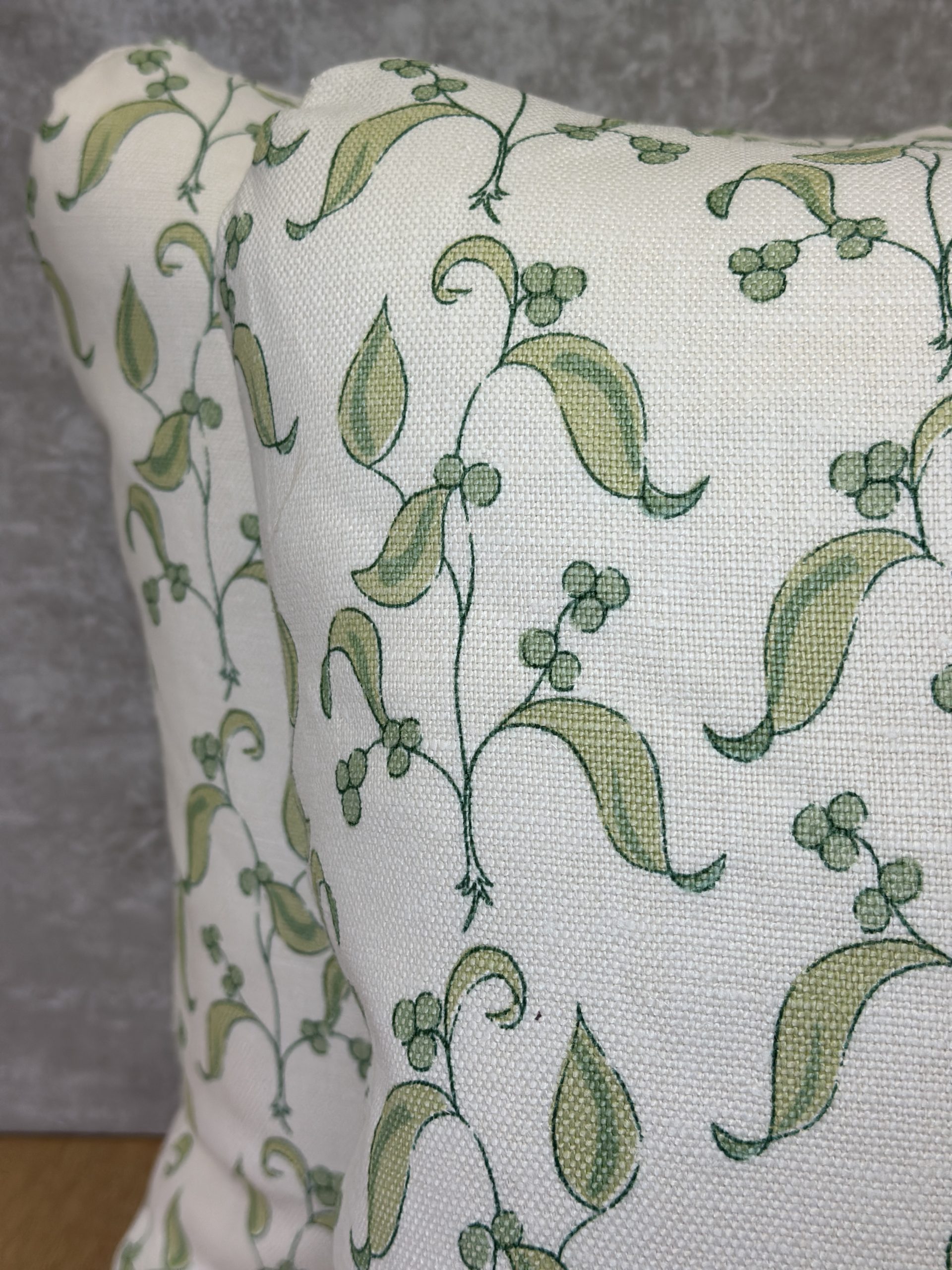 HCT LILLIEBERRIE Pillows