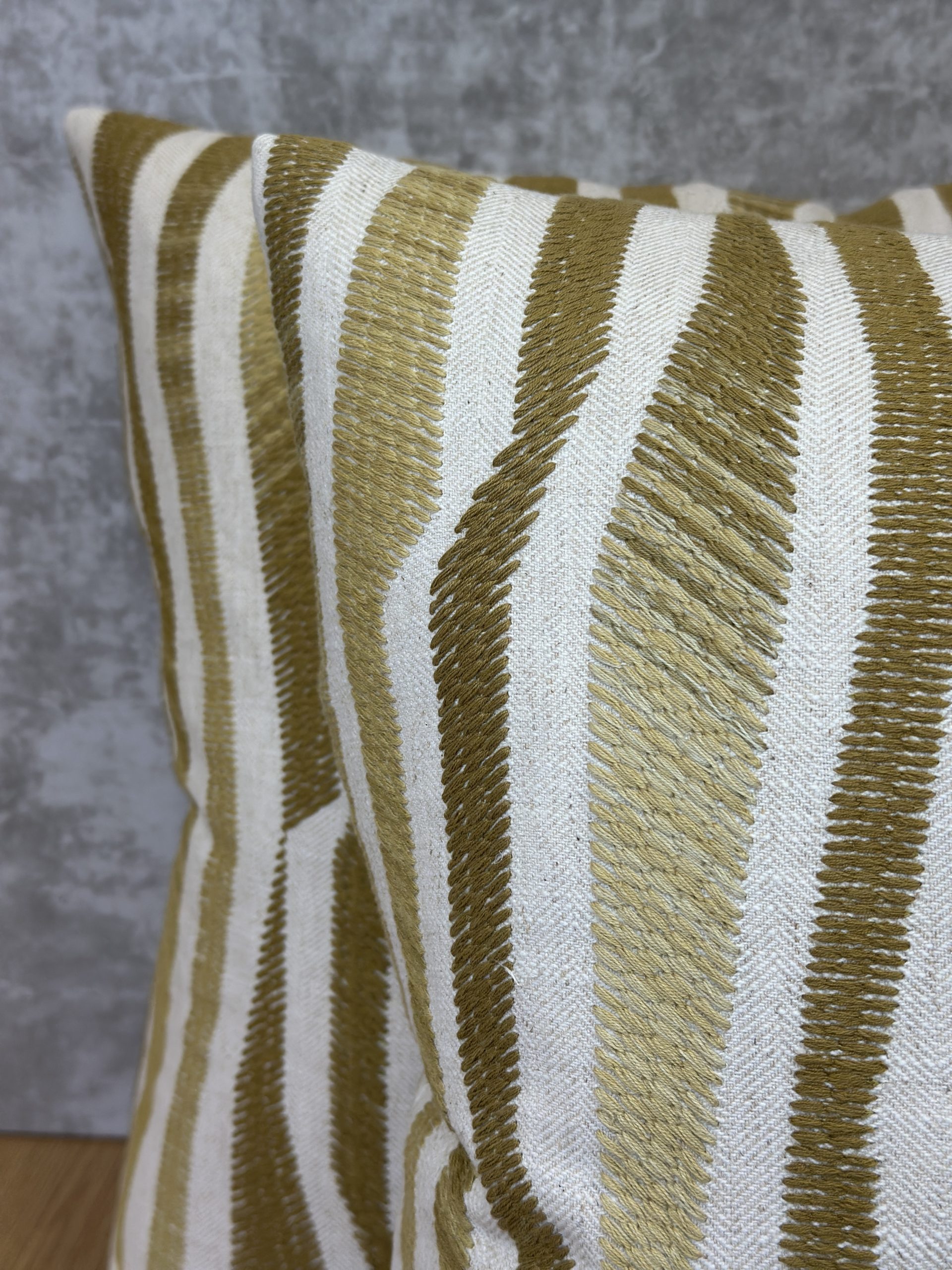 ADO COLUMN Pillows