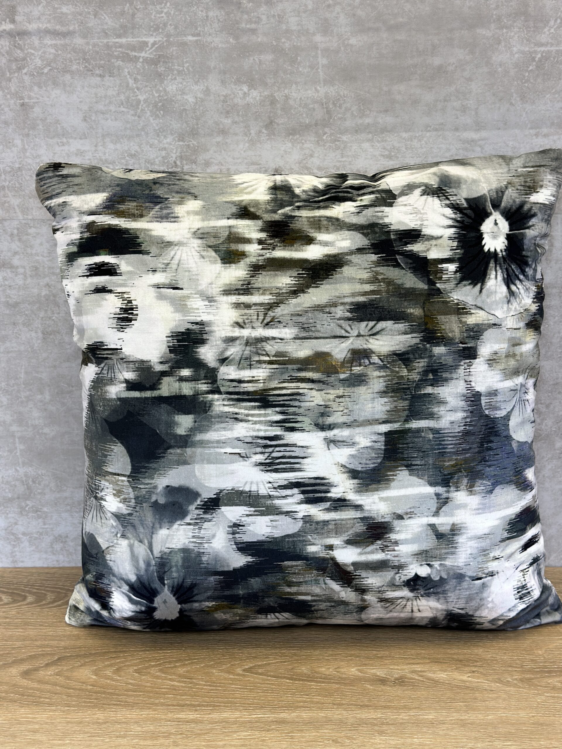 Black Edition Kansai Velvet Pillows