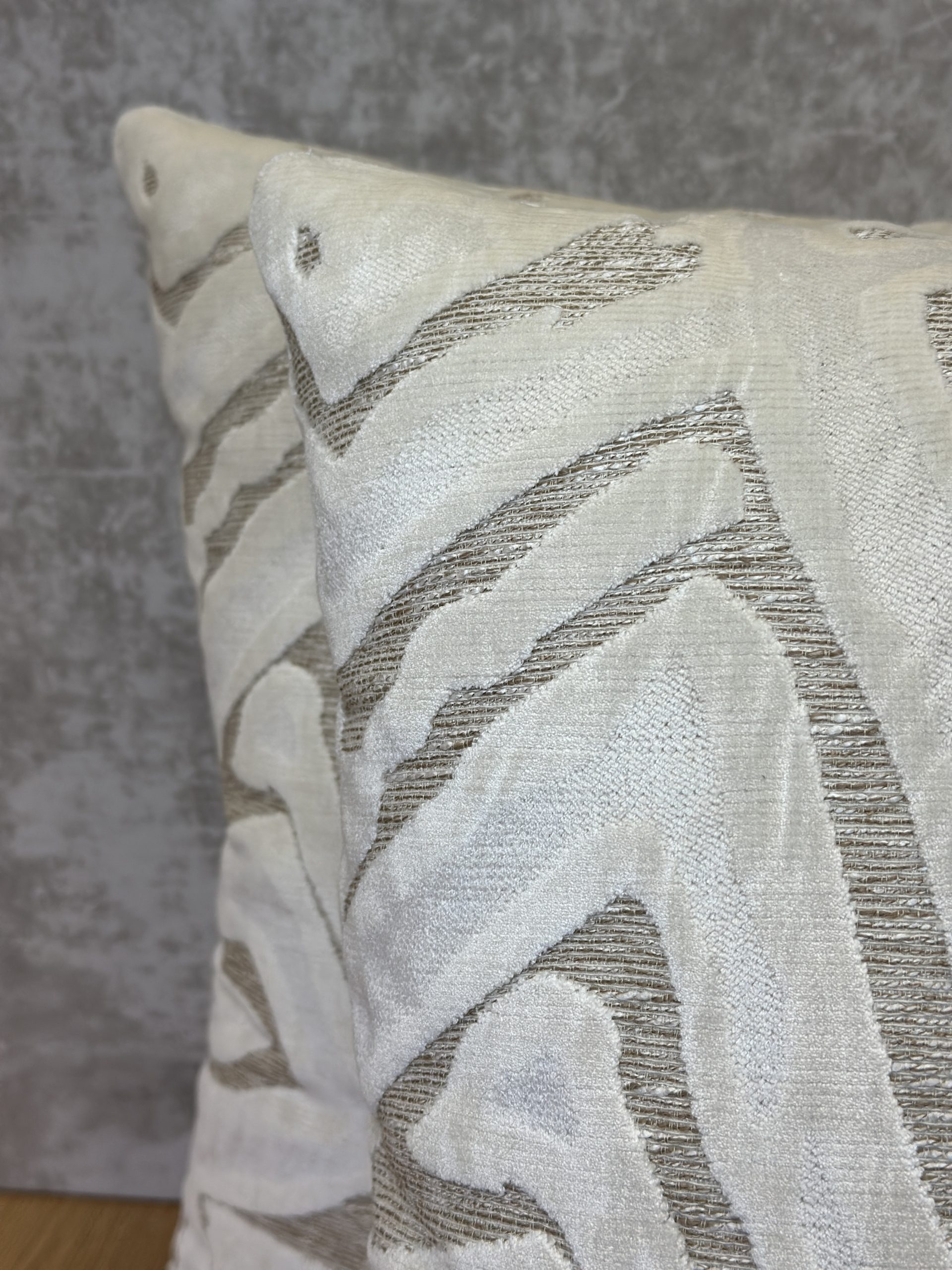 29 Park Alani Pillows