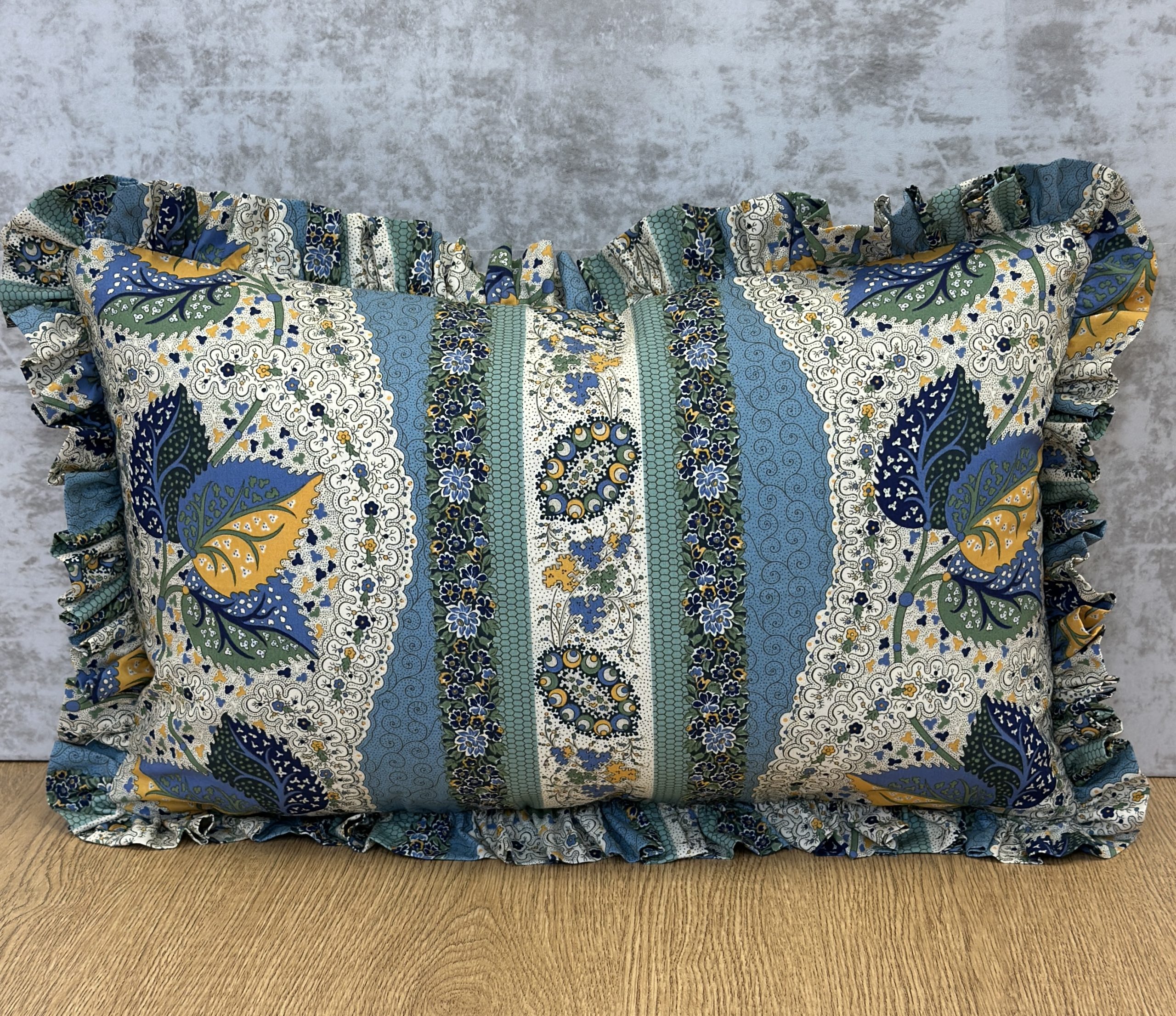 Decors Barbares Casse-Noisette Pillows