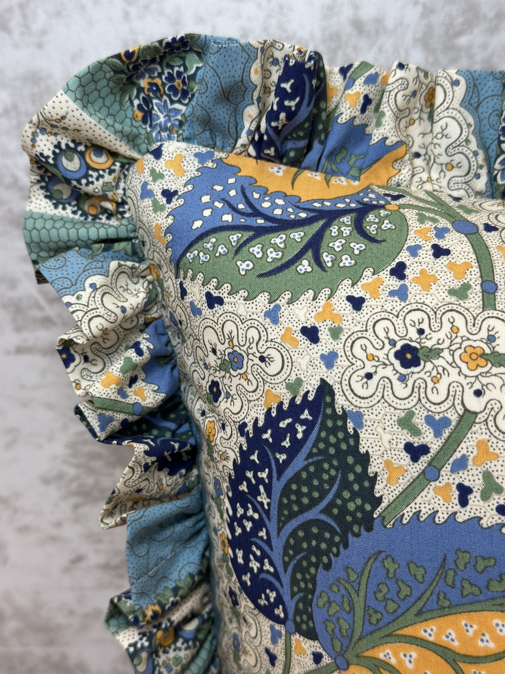 Decors Barbares Casse-Noisette Pillows