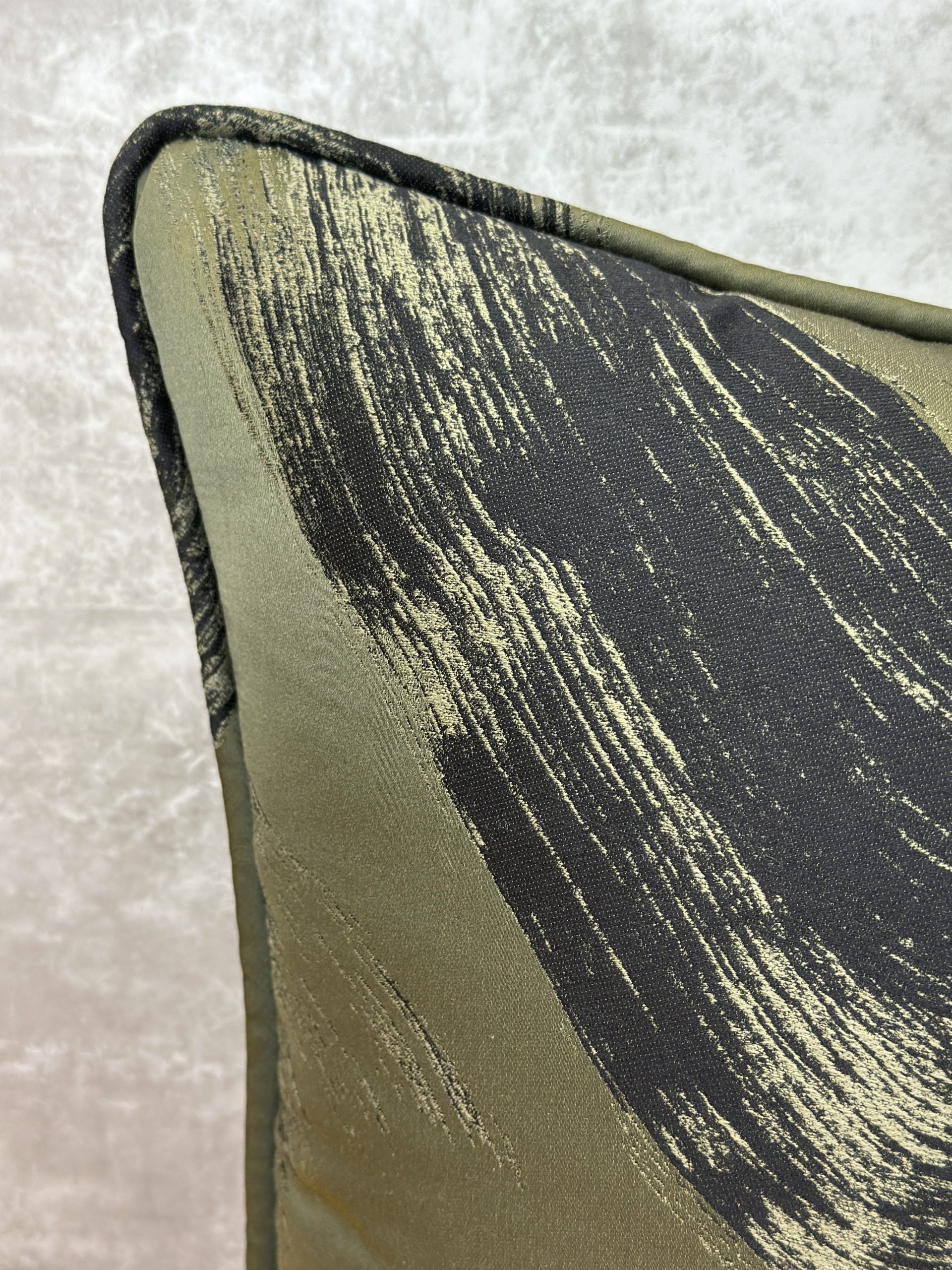 Black Edition Tsauri Pillows