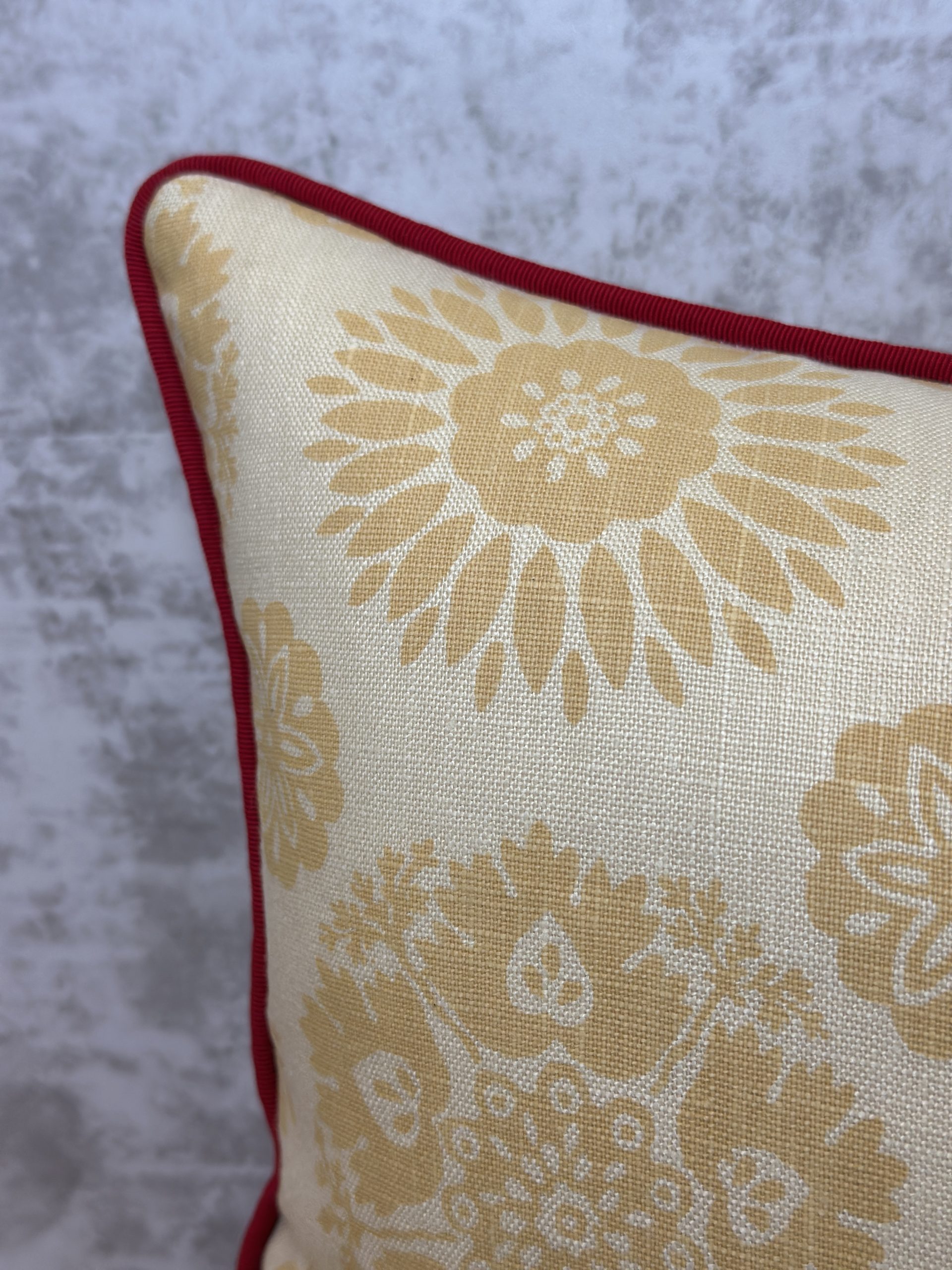 Kathryn Ireland Lola Pillows