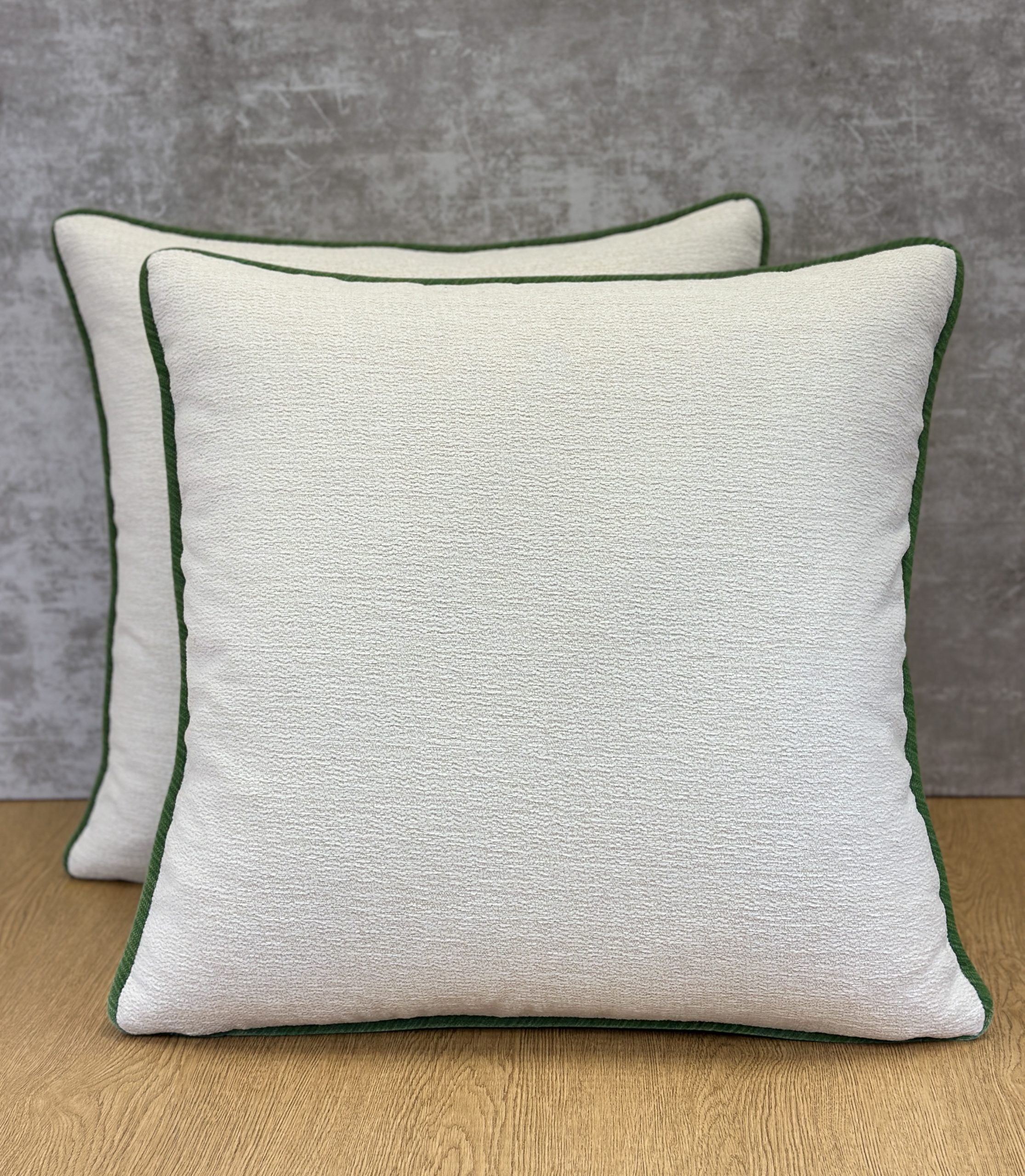 Fabricut 04733 Pillows