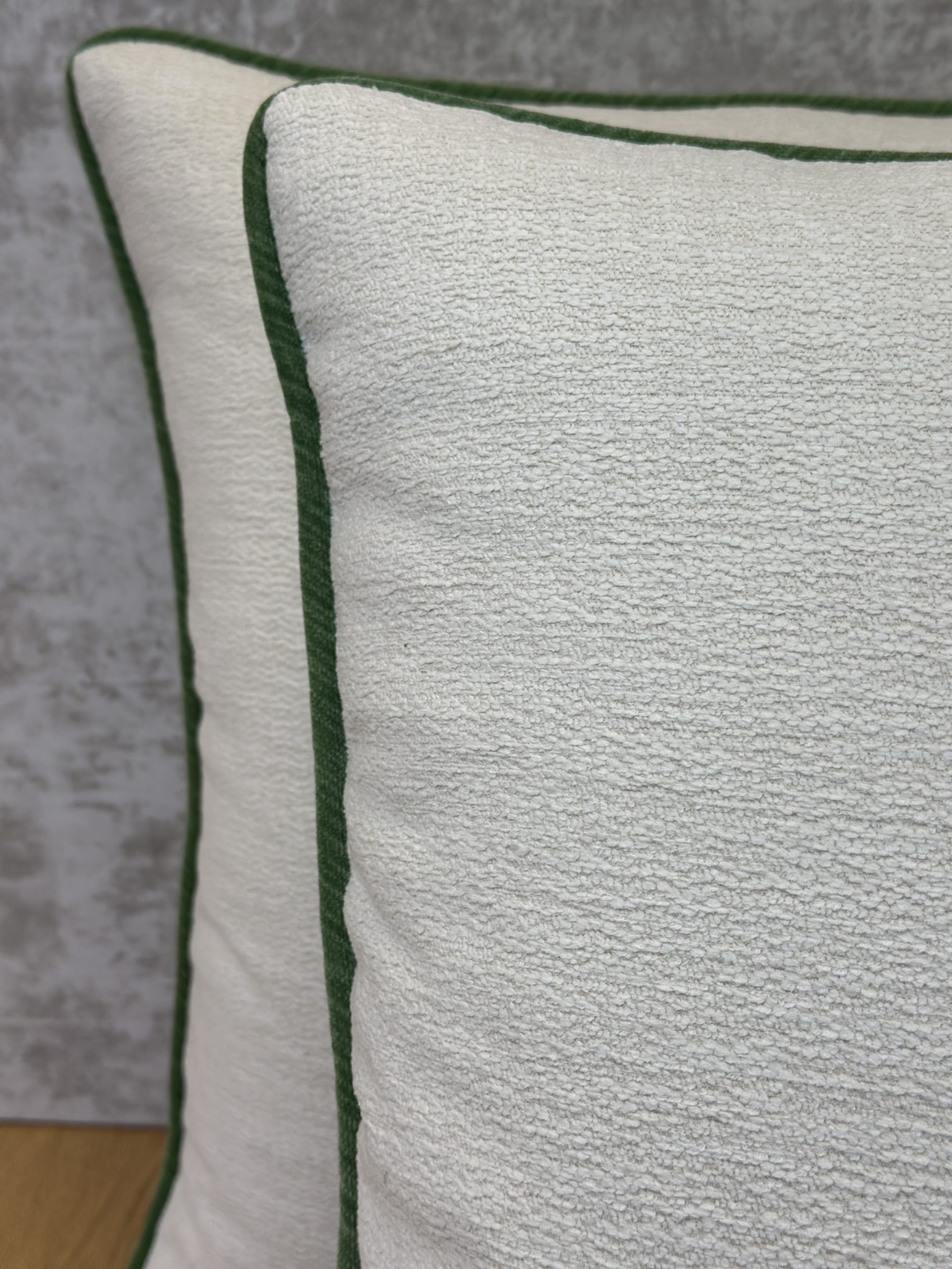 Fabricut 04733 Pillows