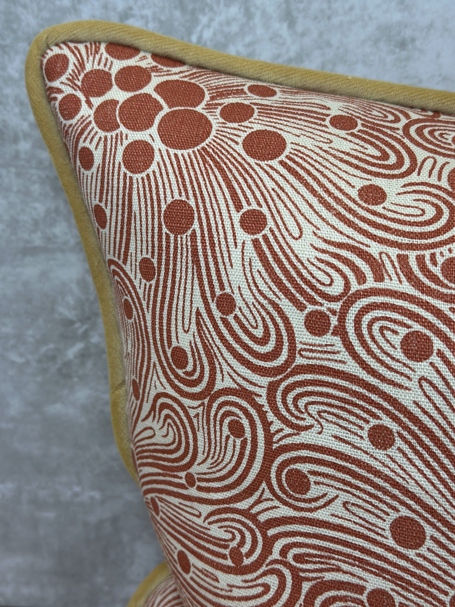 NA Isadara Coral Pillows