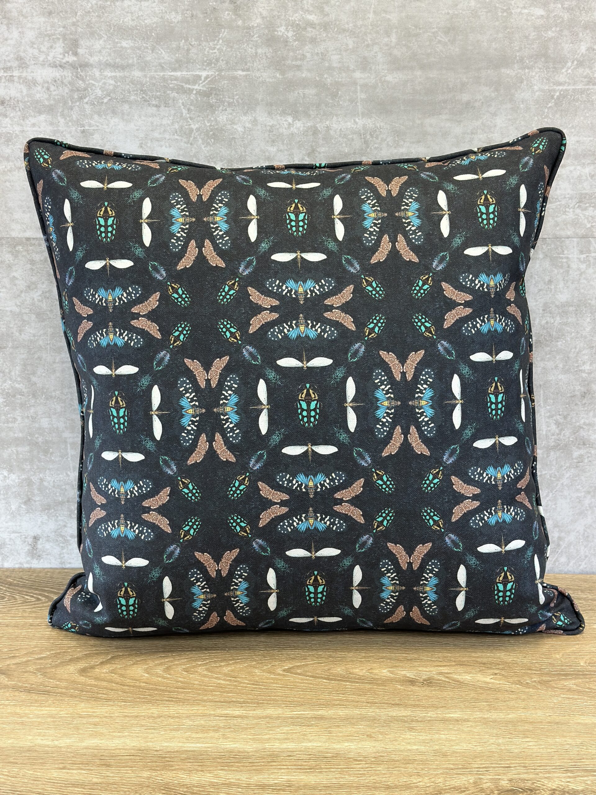 JENNIFER SHORTO ONYX Pillows