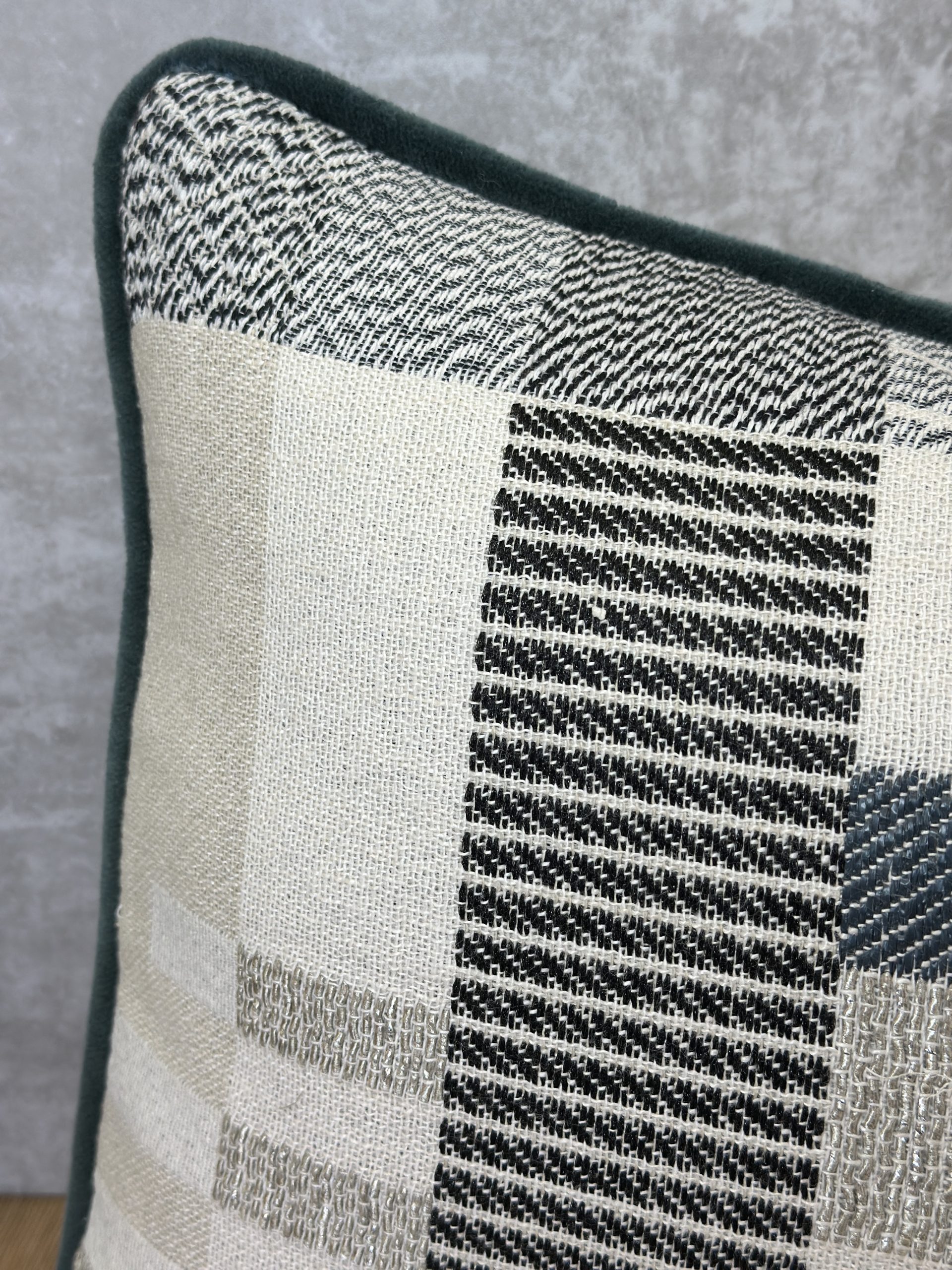 Dedar NA Pillows