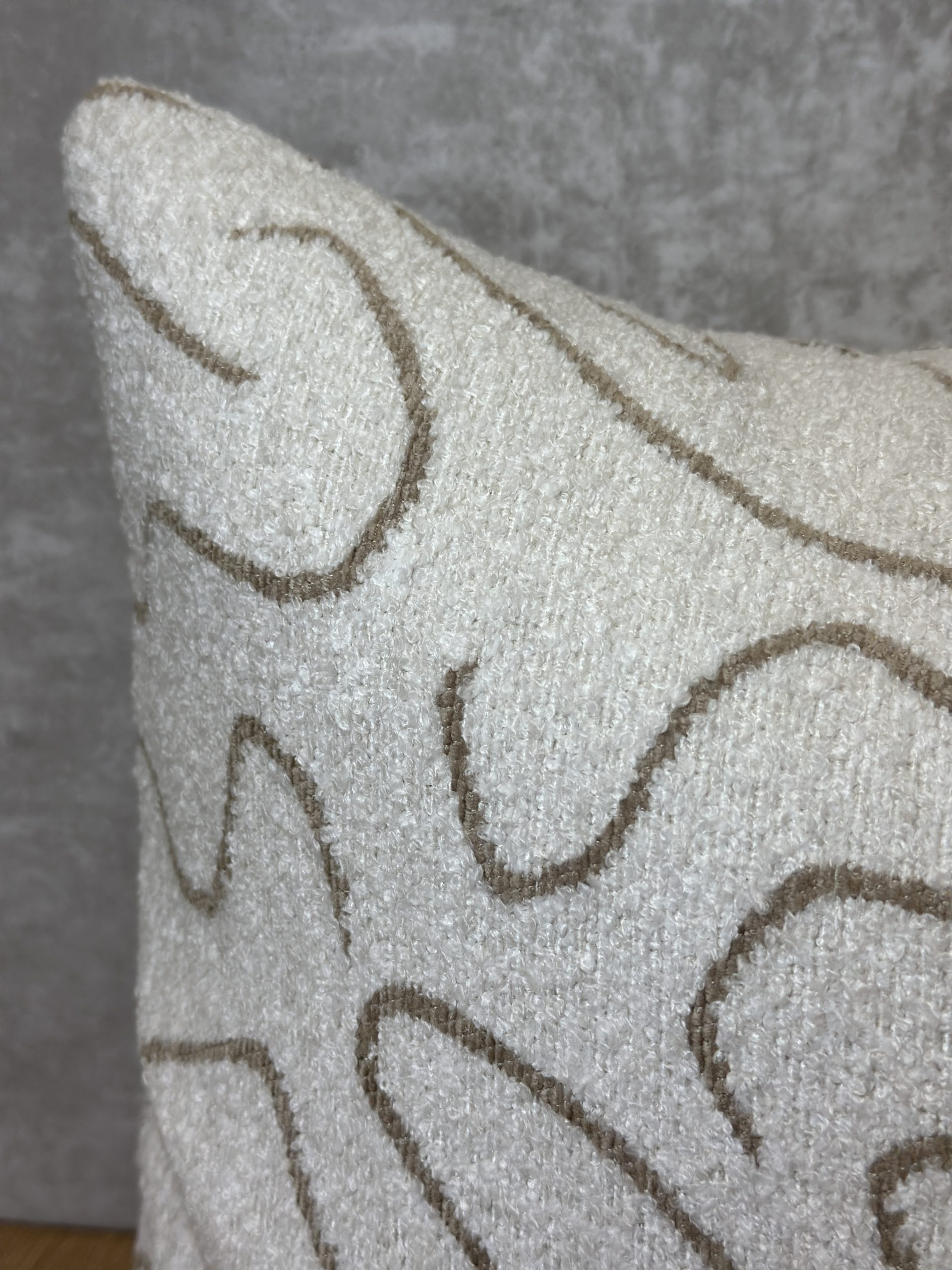 Kravet 37223 Pillows