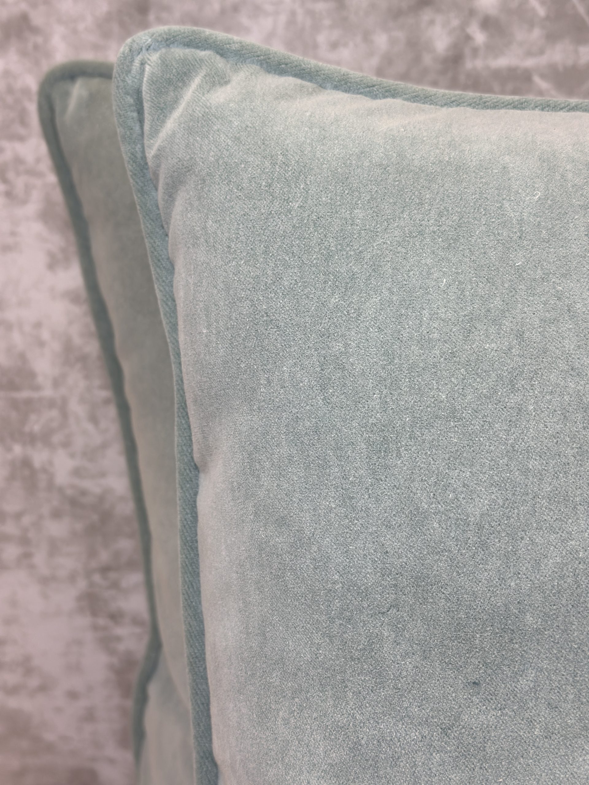 Maxwell Snug Pillows