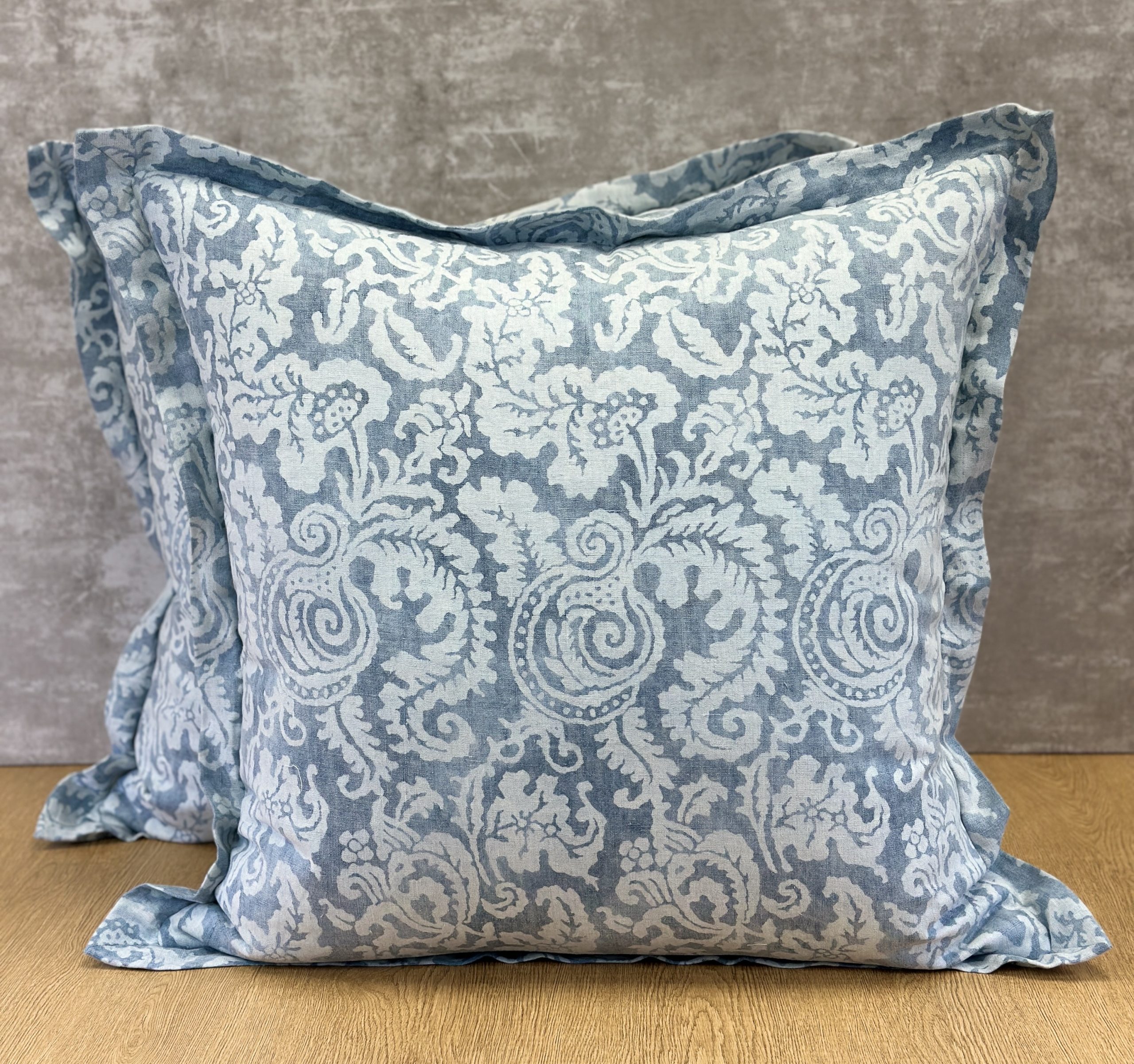 Le Gracieux Pulicat Resist Lapis Pillows