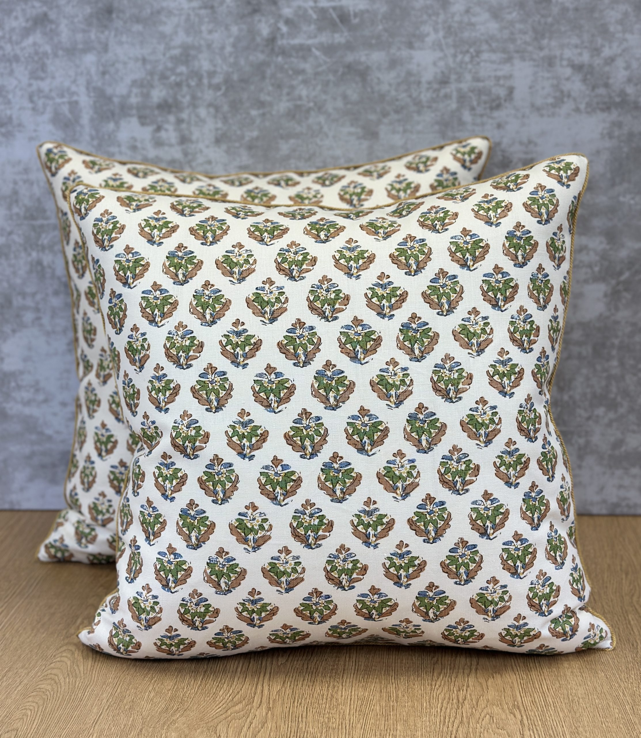 Namay Samay Lale Pillows