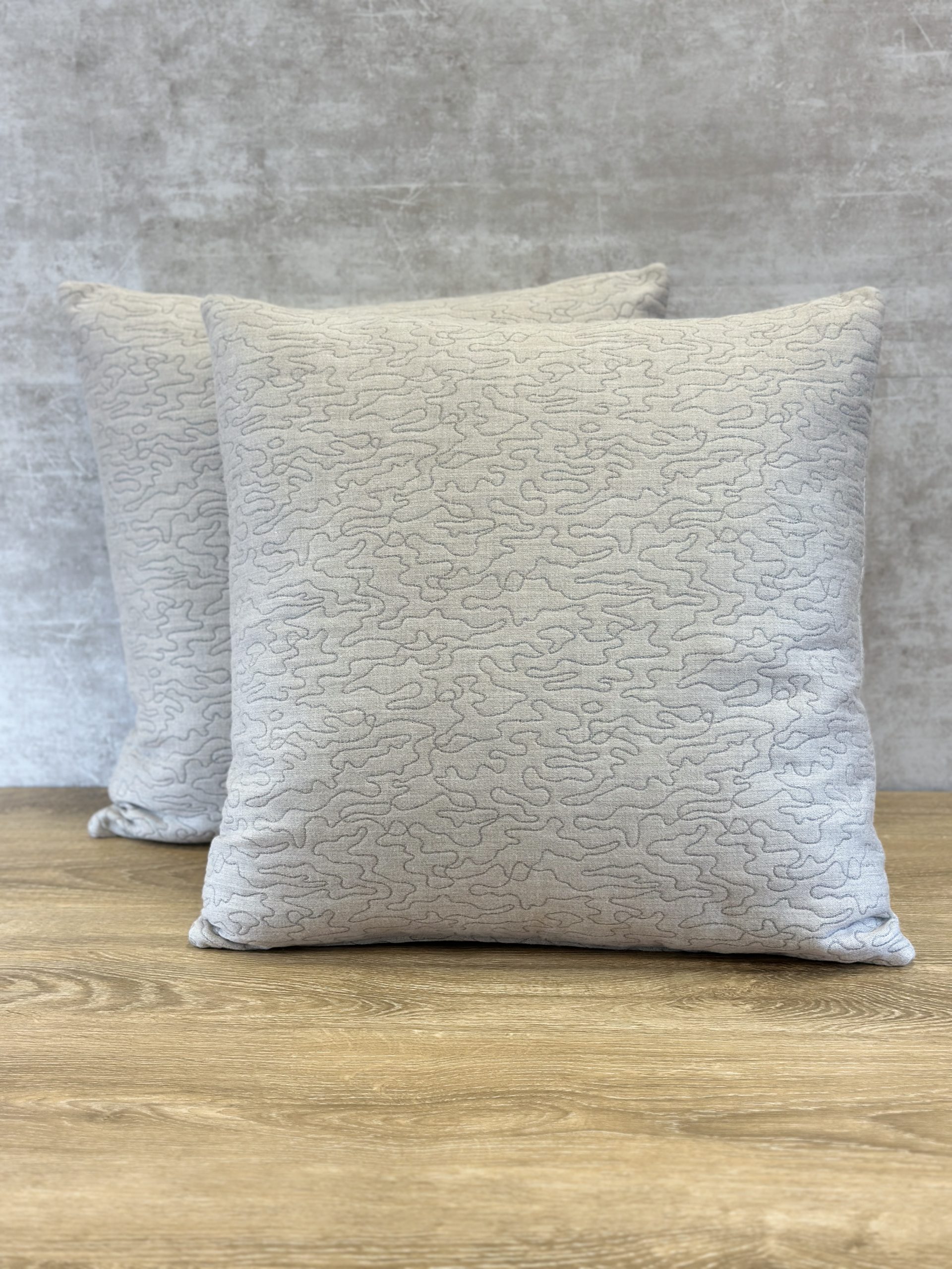 HOLLY HUNT ISLAND HOPPING Pillows