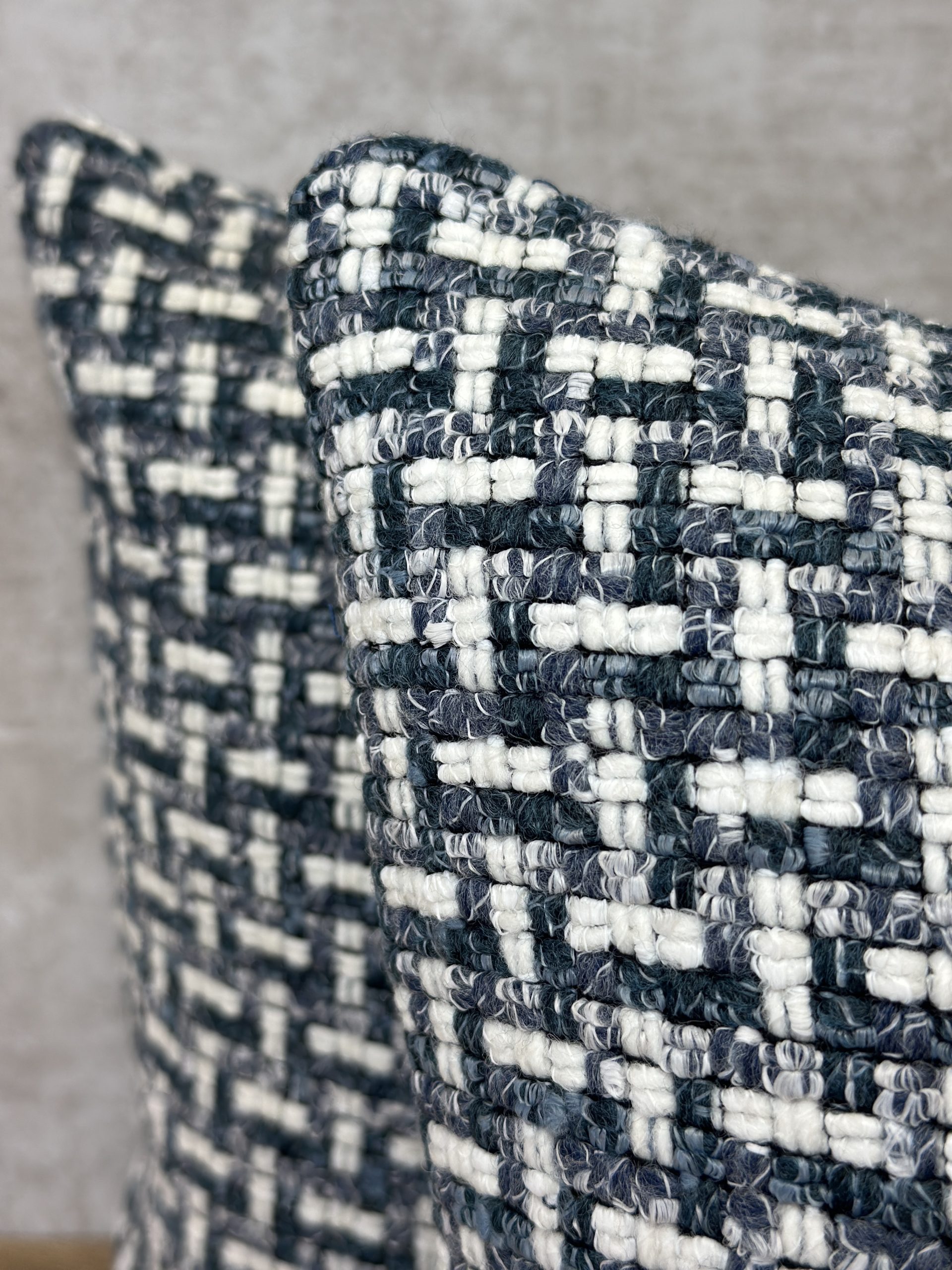 DONGHIA EN PASSANT Pillows