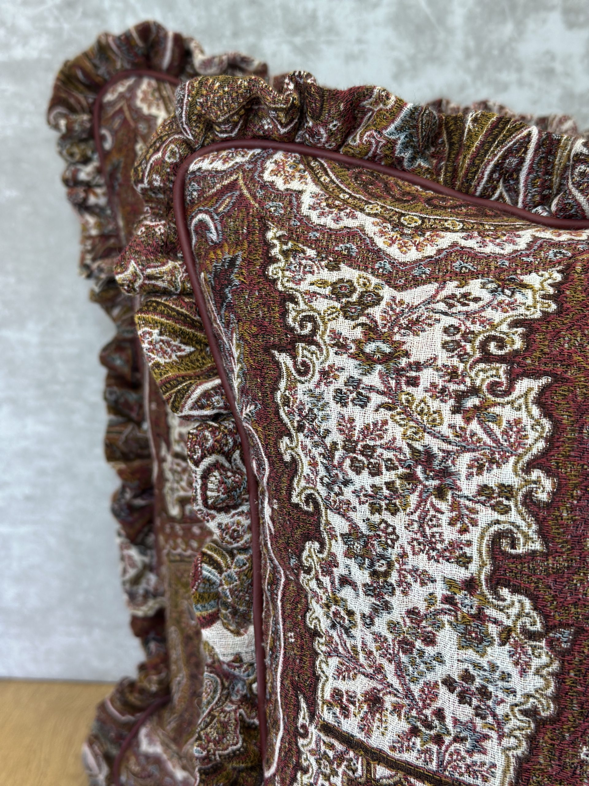 de Le Cuona Victoria Pillows