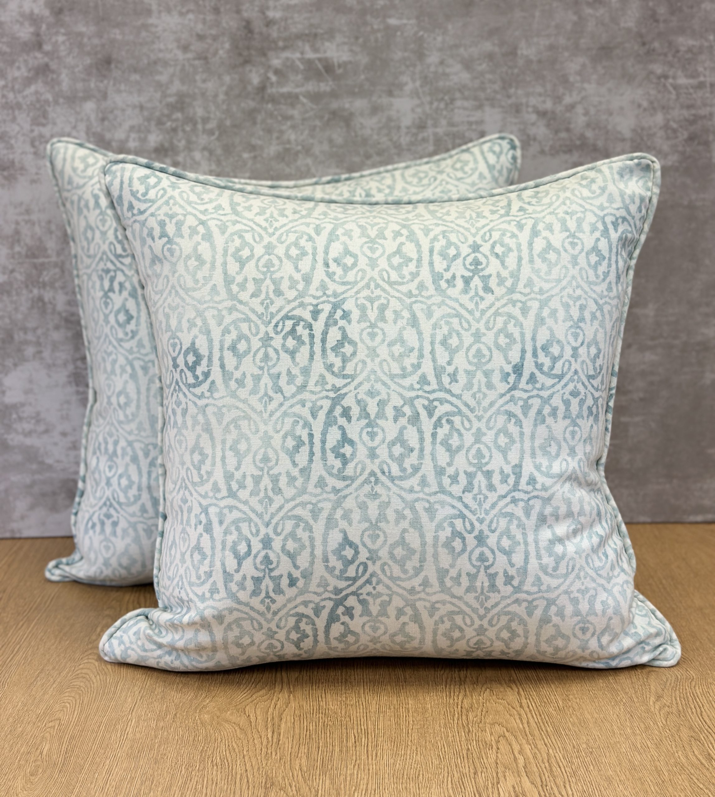 Le Gracieux Salerno Pillows
