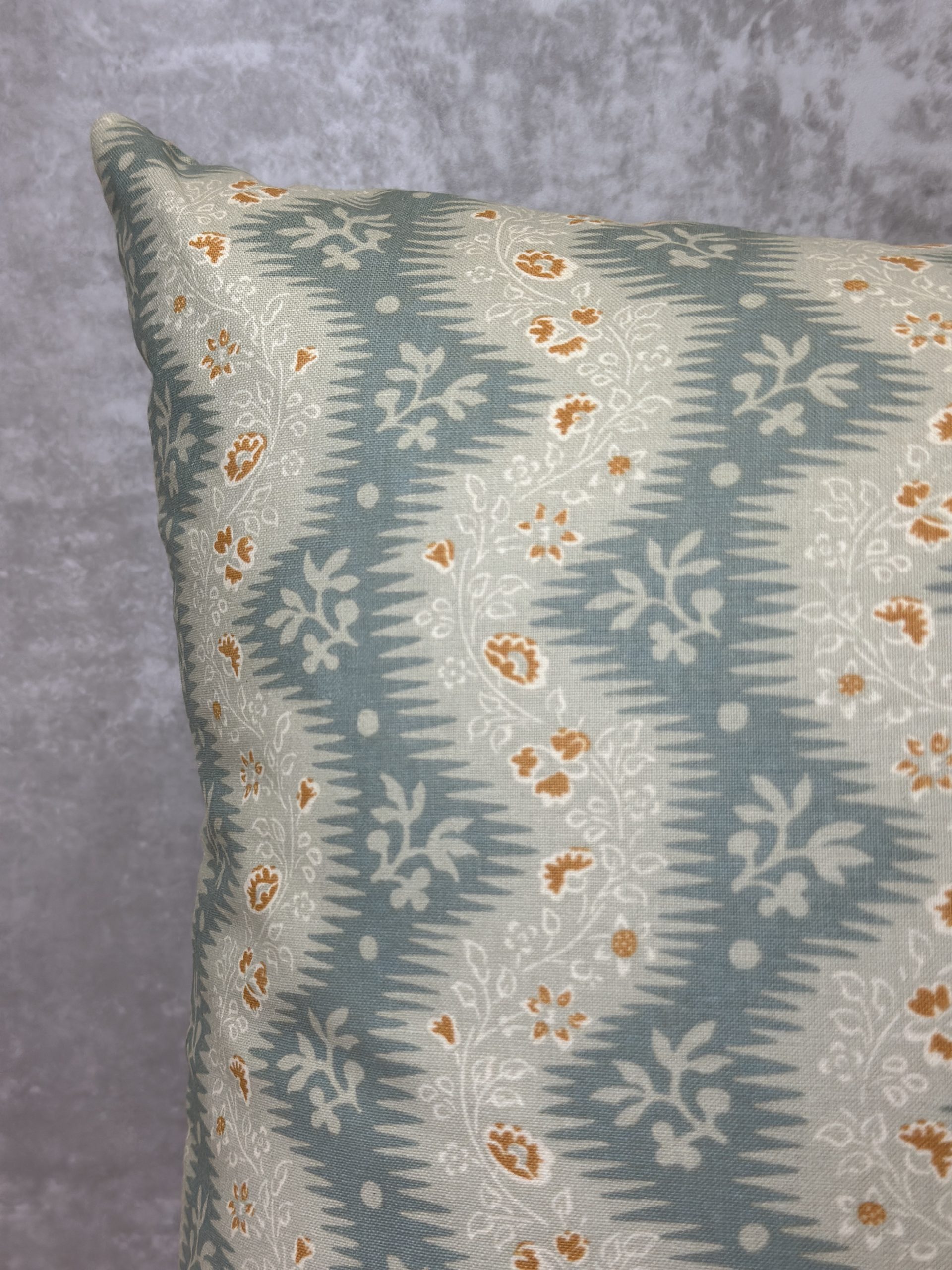 Fleurons D’Helene La Folie Pillows