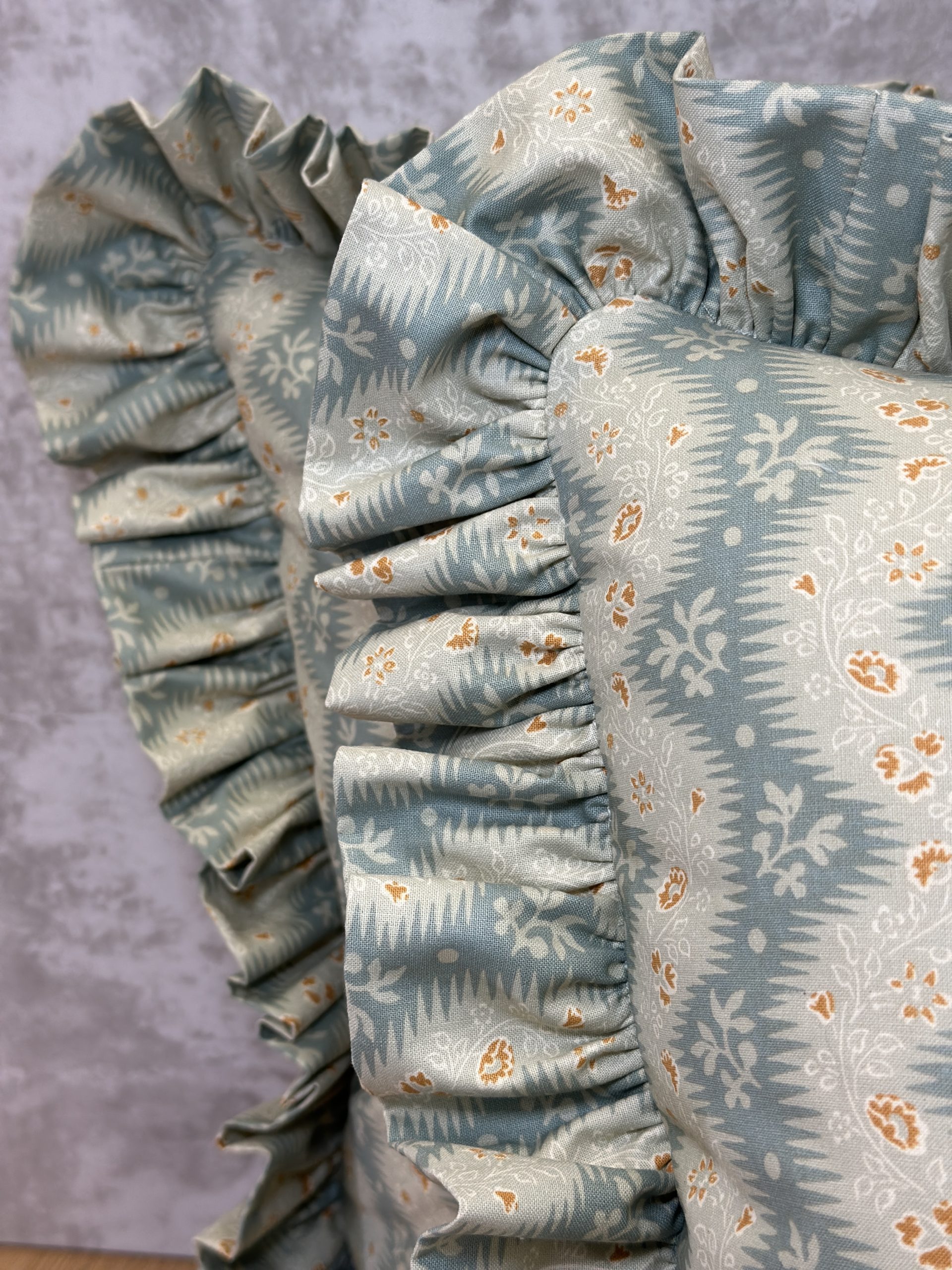 Fleurons D’Helene La Folie Pillows