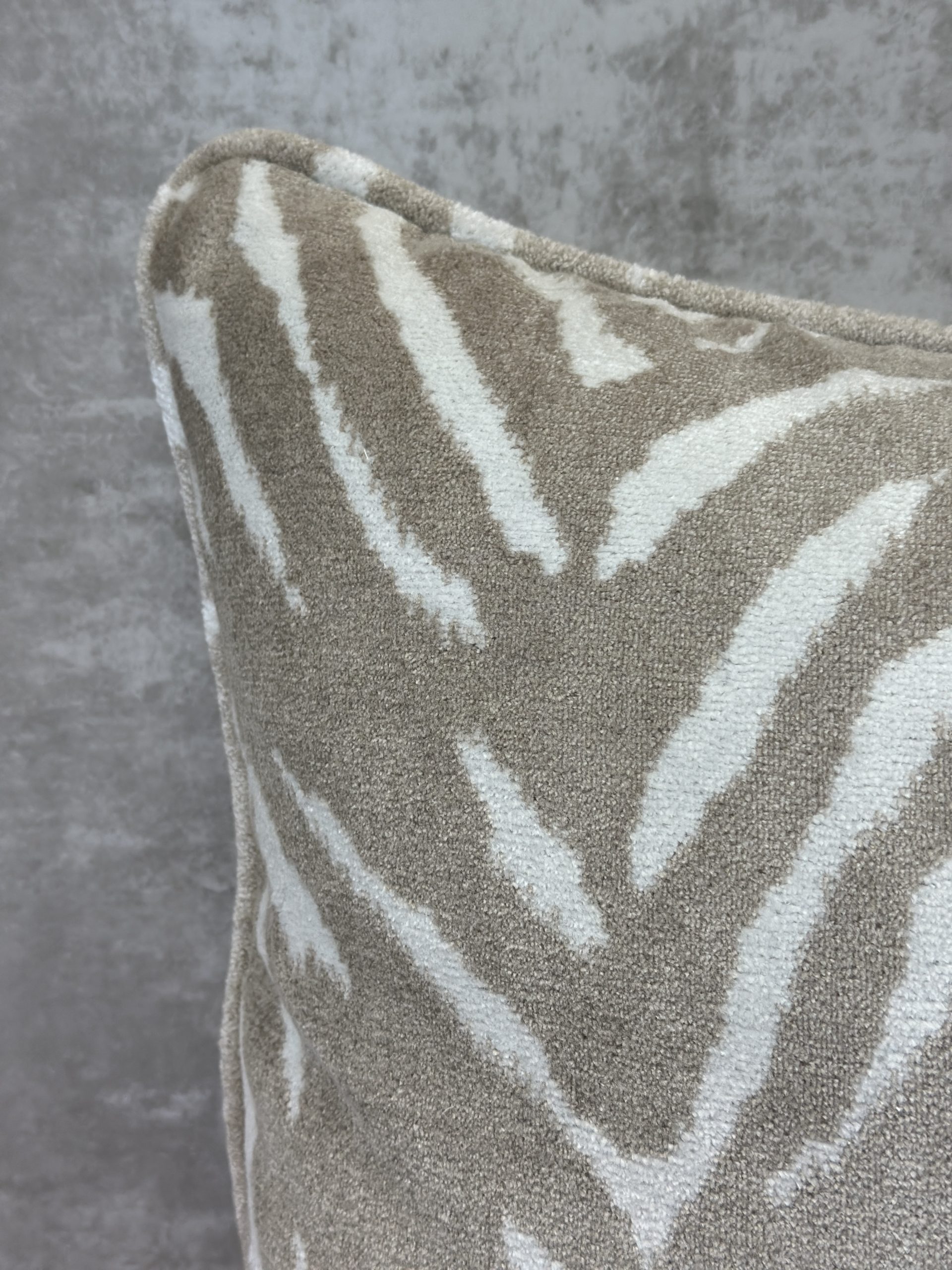 Hickory White 6041 Pillows