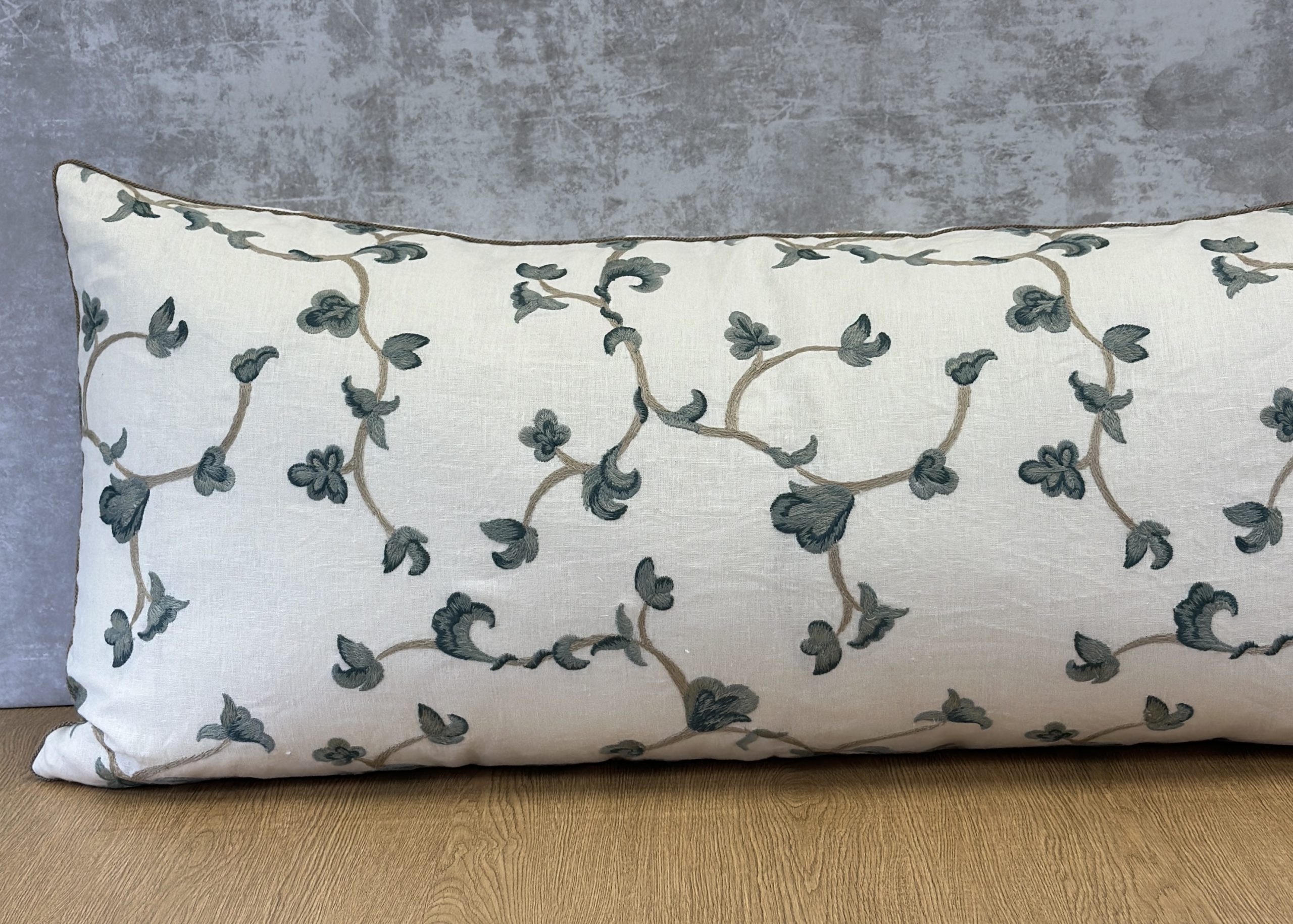 Rose Tarlow Linnea Pillows