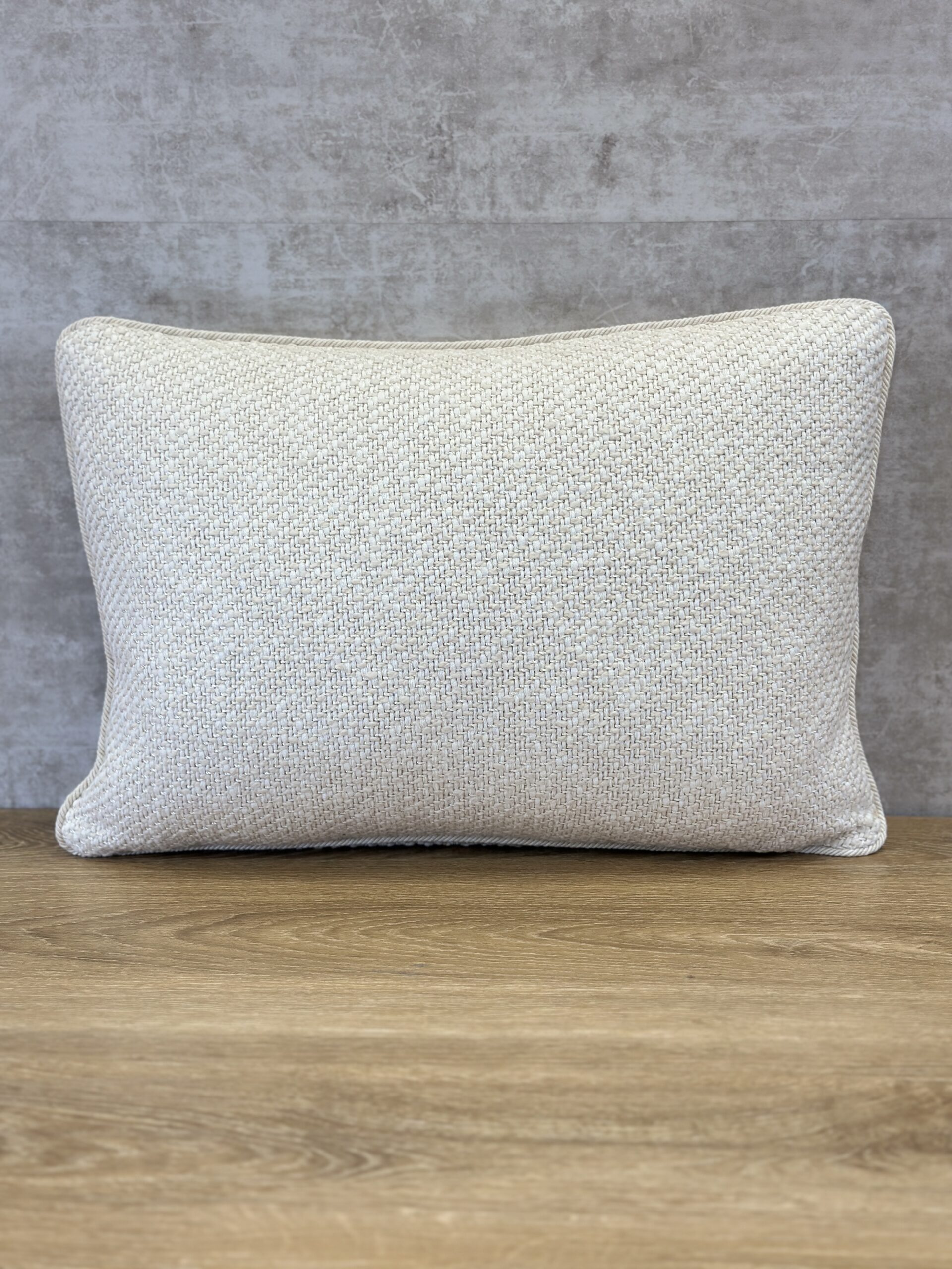 LARSEN ELDORA L9371 Pillows