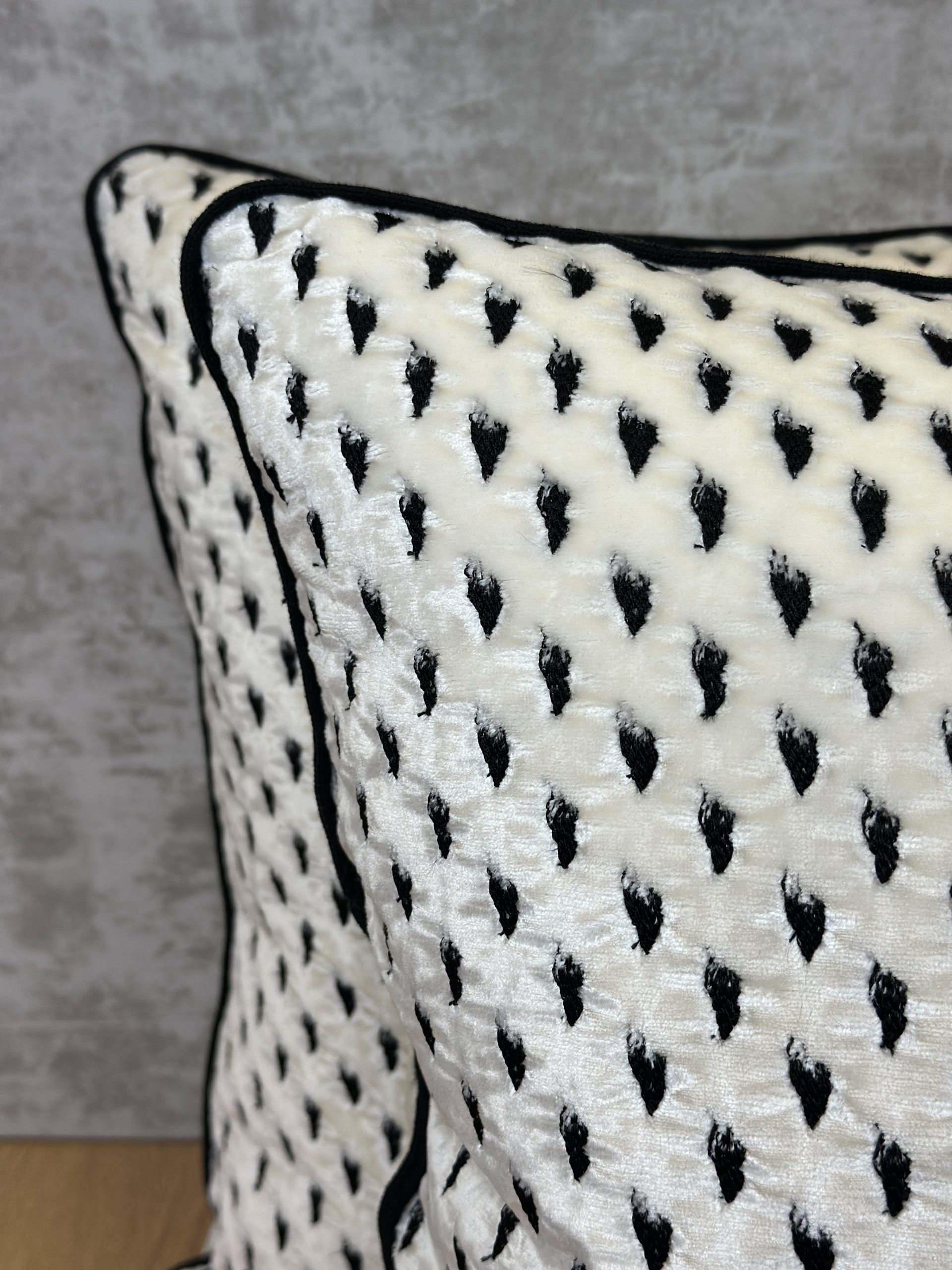 Scalamandre Ermin Pillows