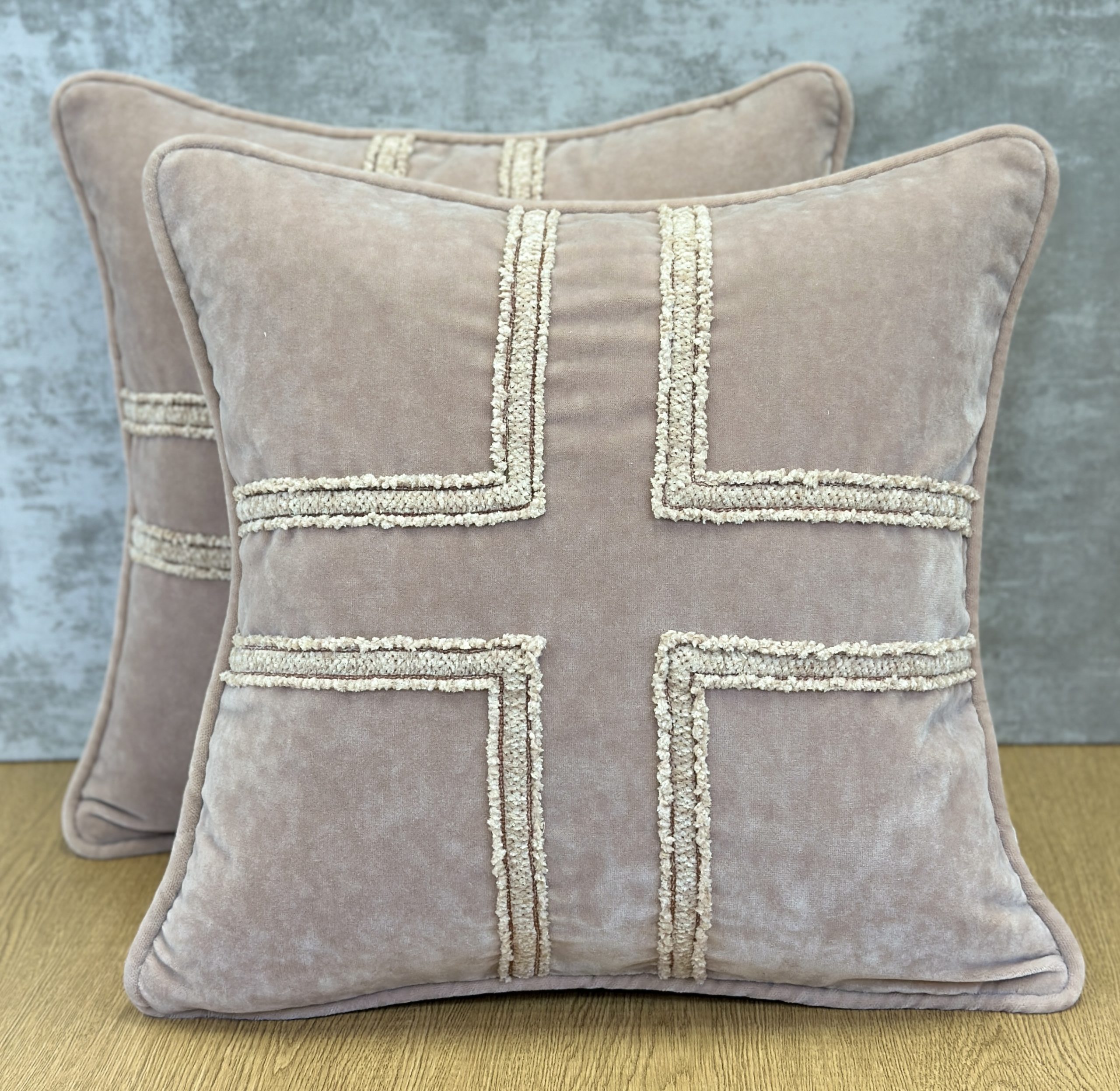 Pindler Judy Pillows