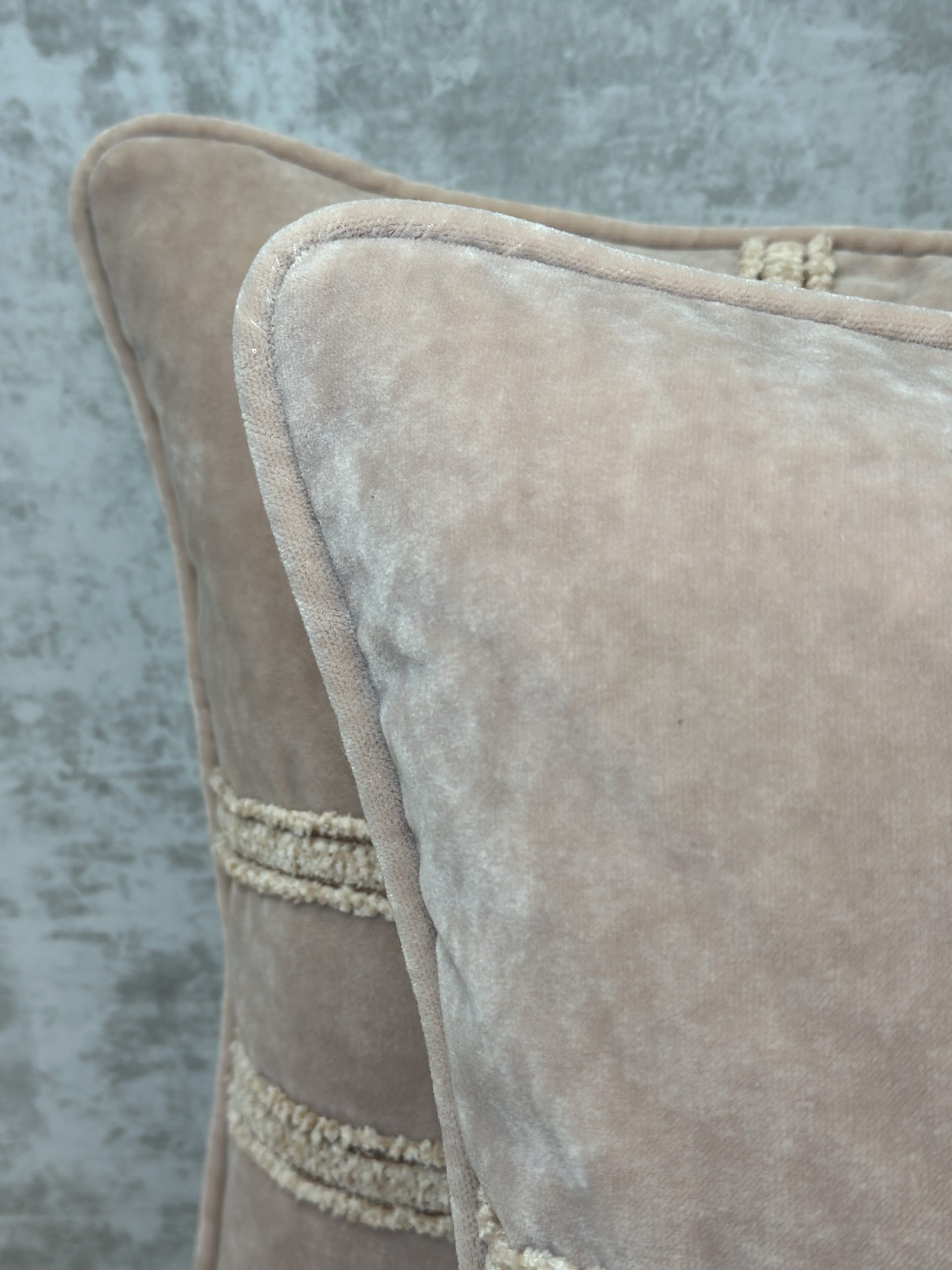 Pindler Judy Pillows