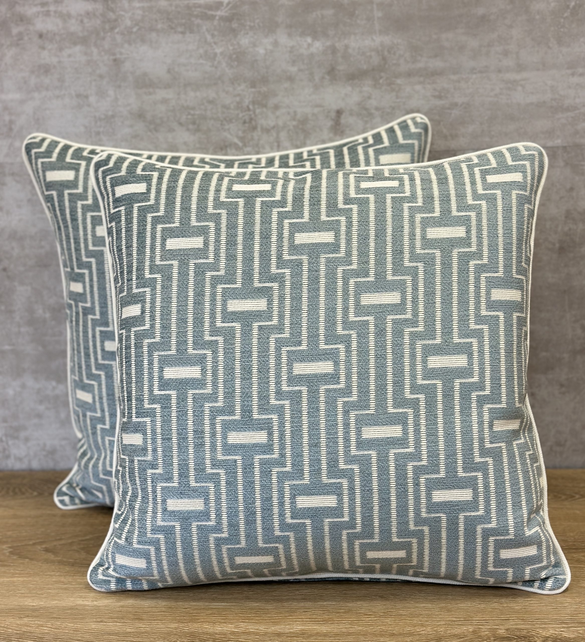 KRAVET Pillows