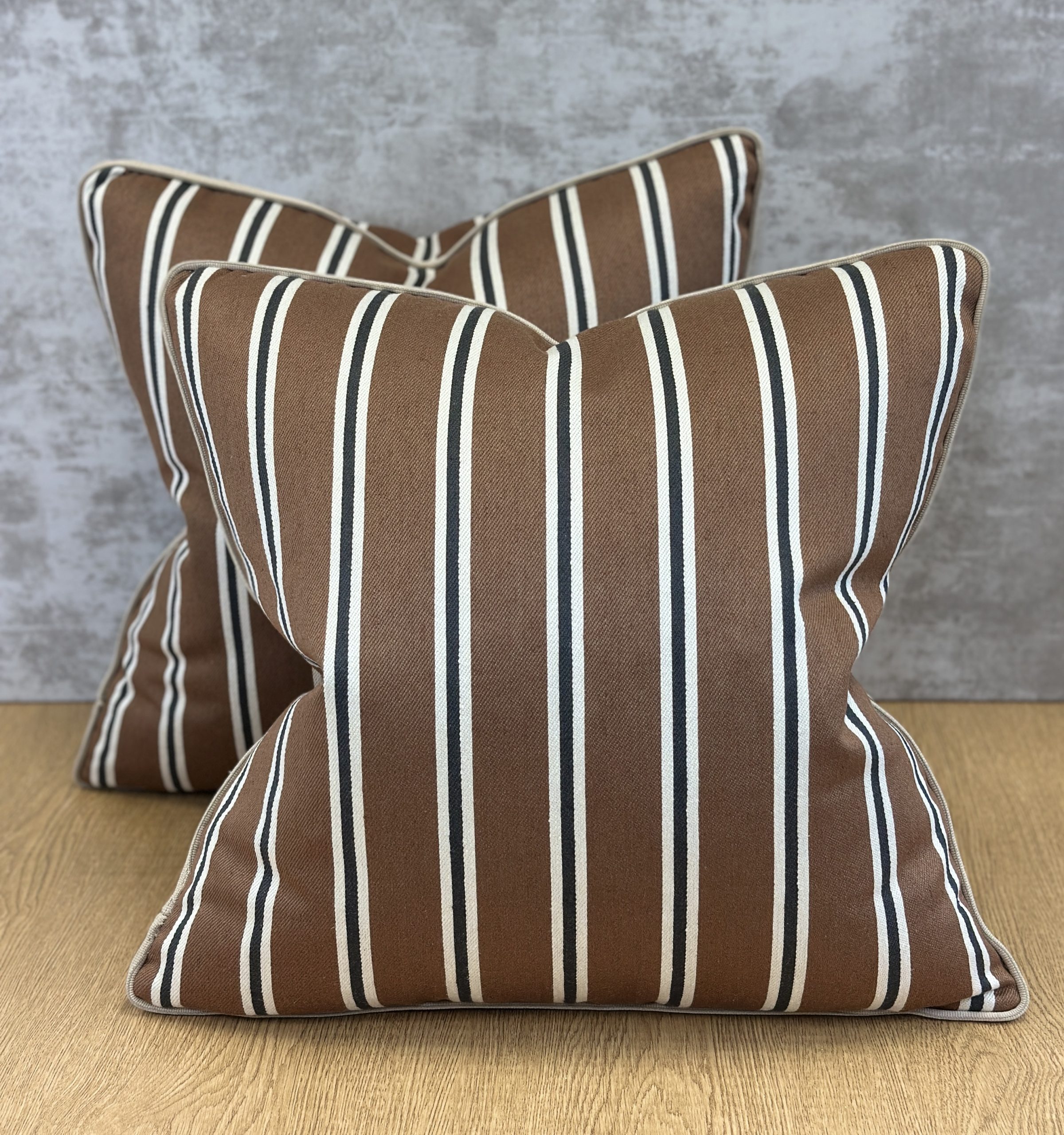 Romo Tiva Pillows