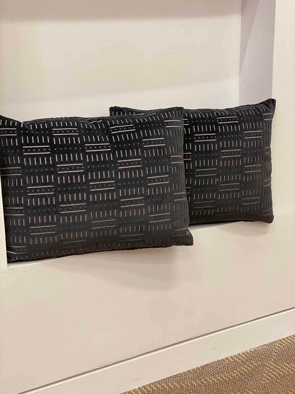 black-rectangle-pillows-01